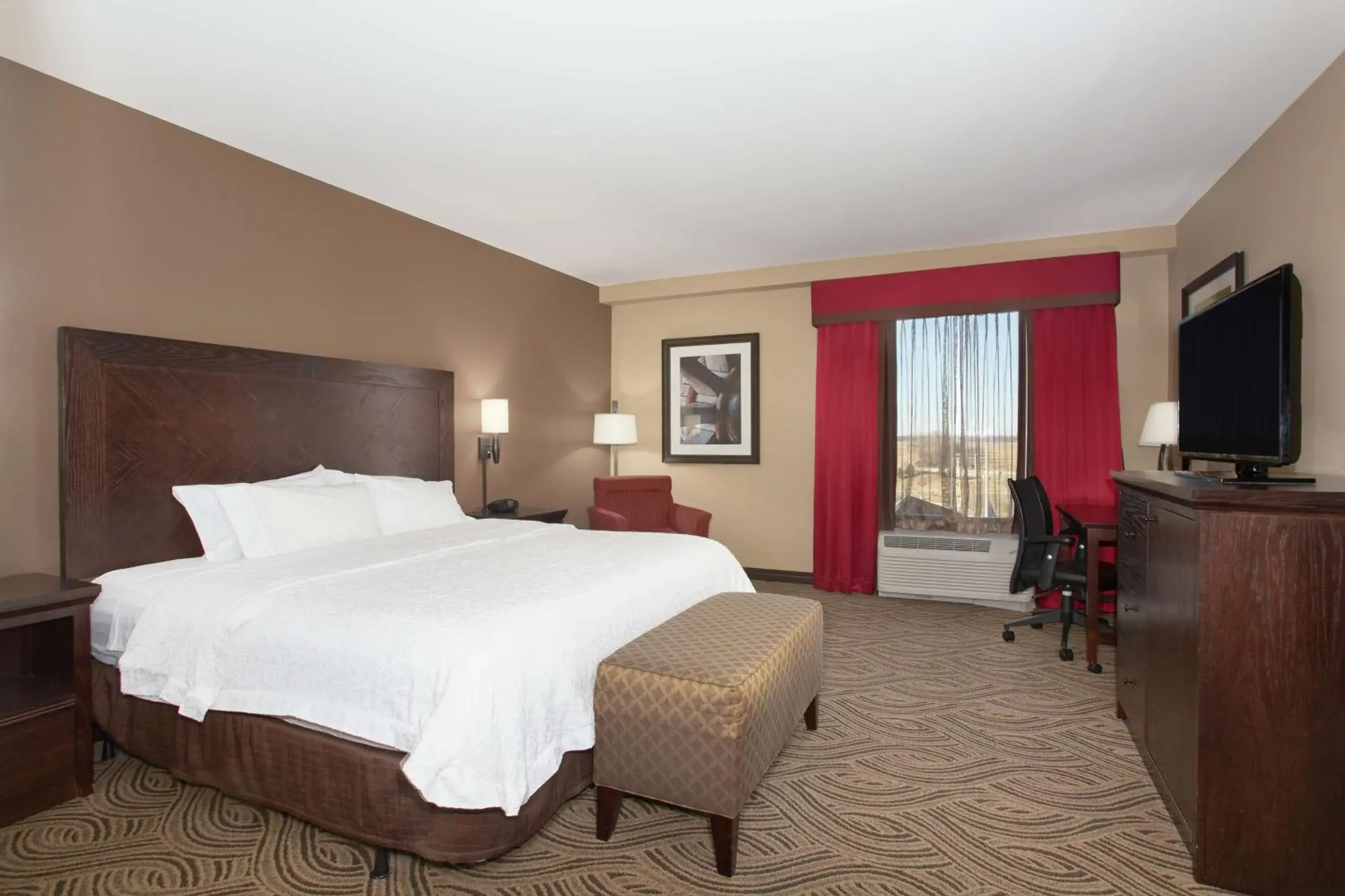 Bedroom, Bed in Hampton Inn & Suites I-35/Mulvane Bedroom, Bed in Hampton Inn & Suites I-35/Mulvane
