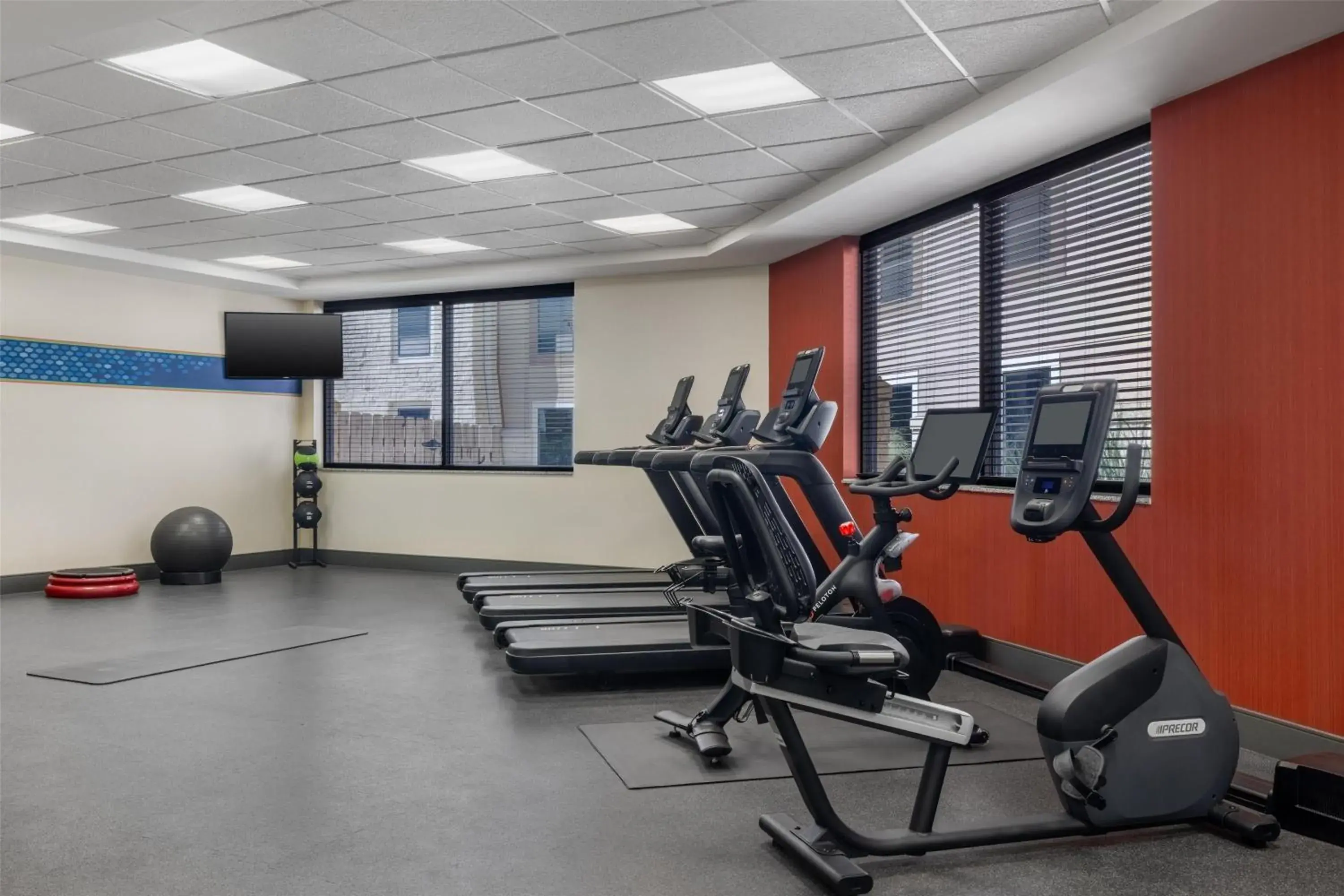 Fitness centre/facilities in Hampton Inn & Suites I-35/Mulvane Fitness centre/facilities in Hampton Inn & Suites I-35/Mulvane