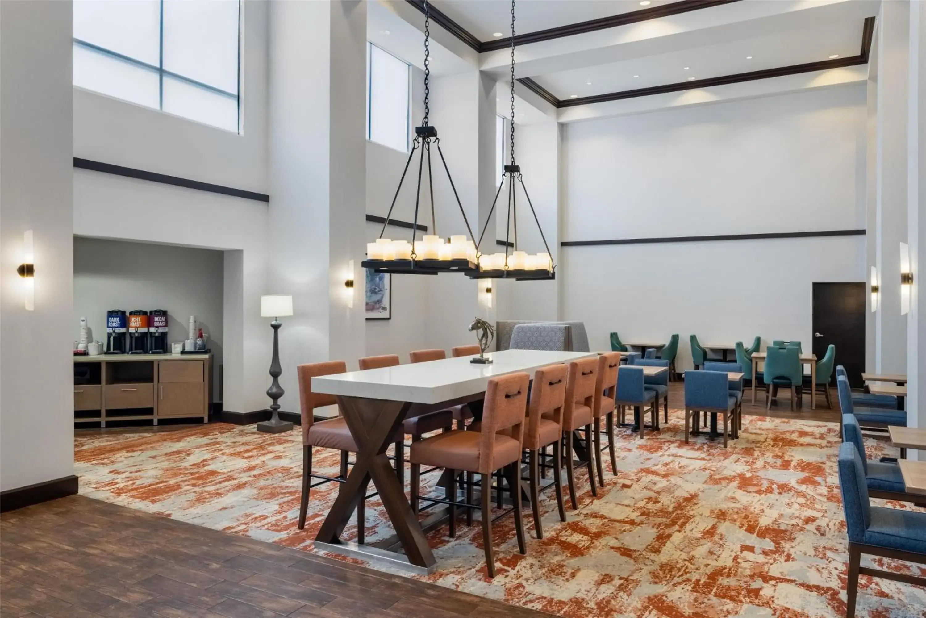 Breakfast in Hampton Inn & Suites I-35/Mulvane Breakfast in Hampton Inn & Suites I-35/Mulvane