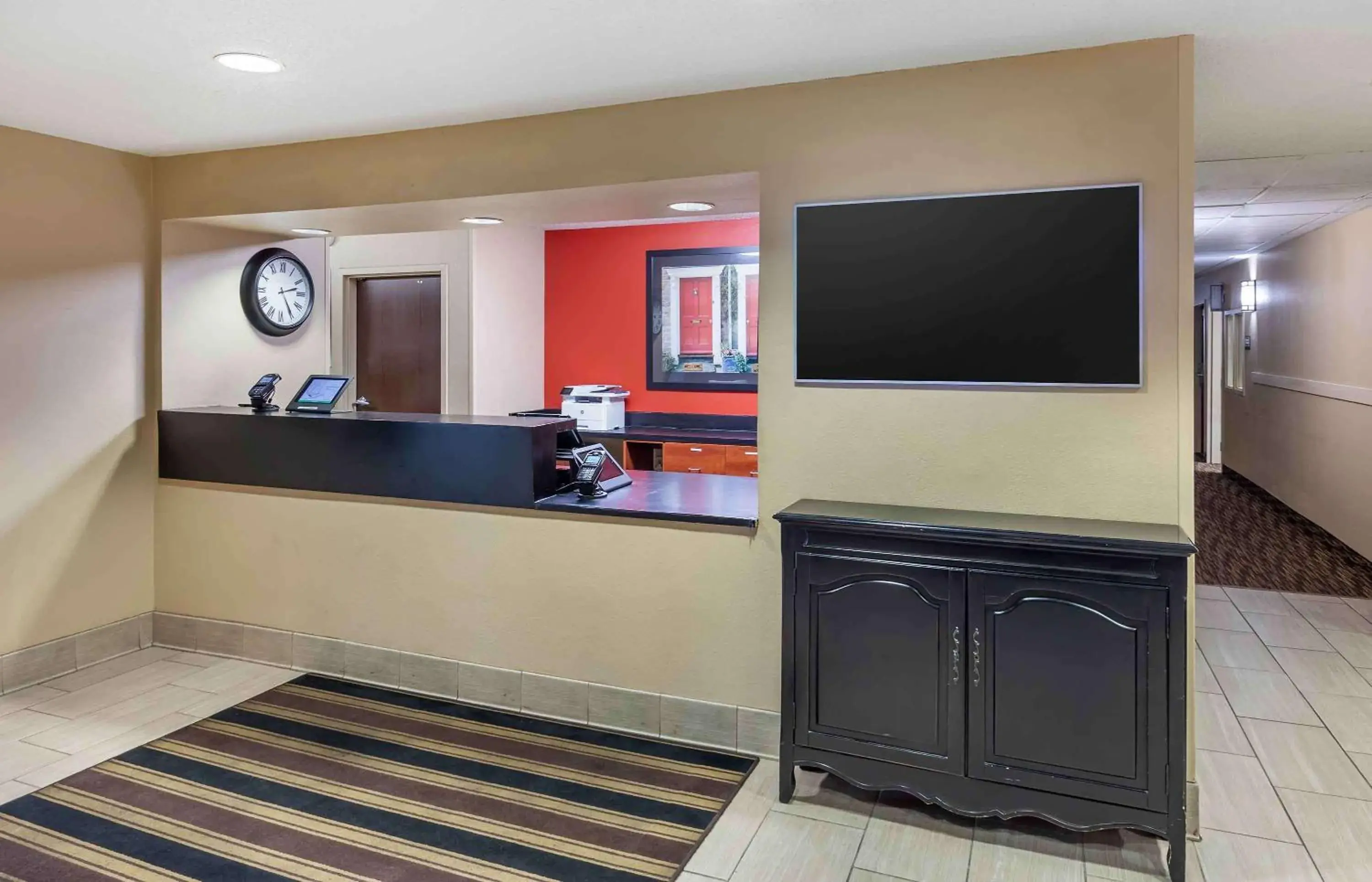 Lobby or reception in Extended Stay America Select Suites - Milwaukee - Wauwatosa Lobby or reception in Extended Stay America Select Suites - Milwaukee - Wauwatosa