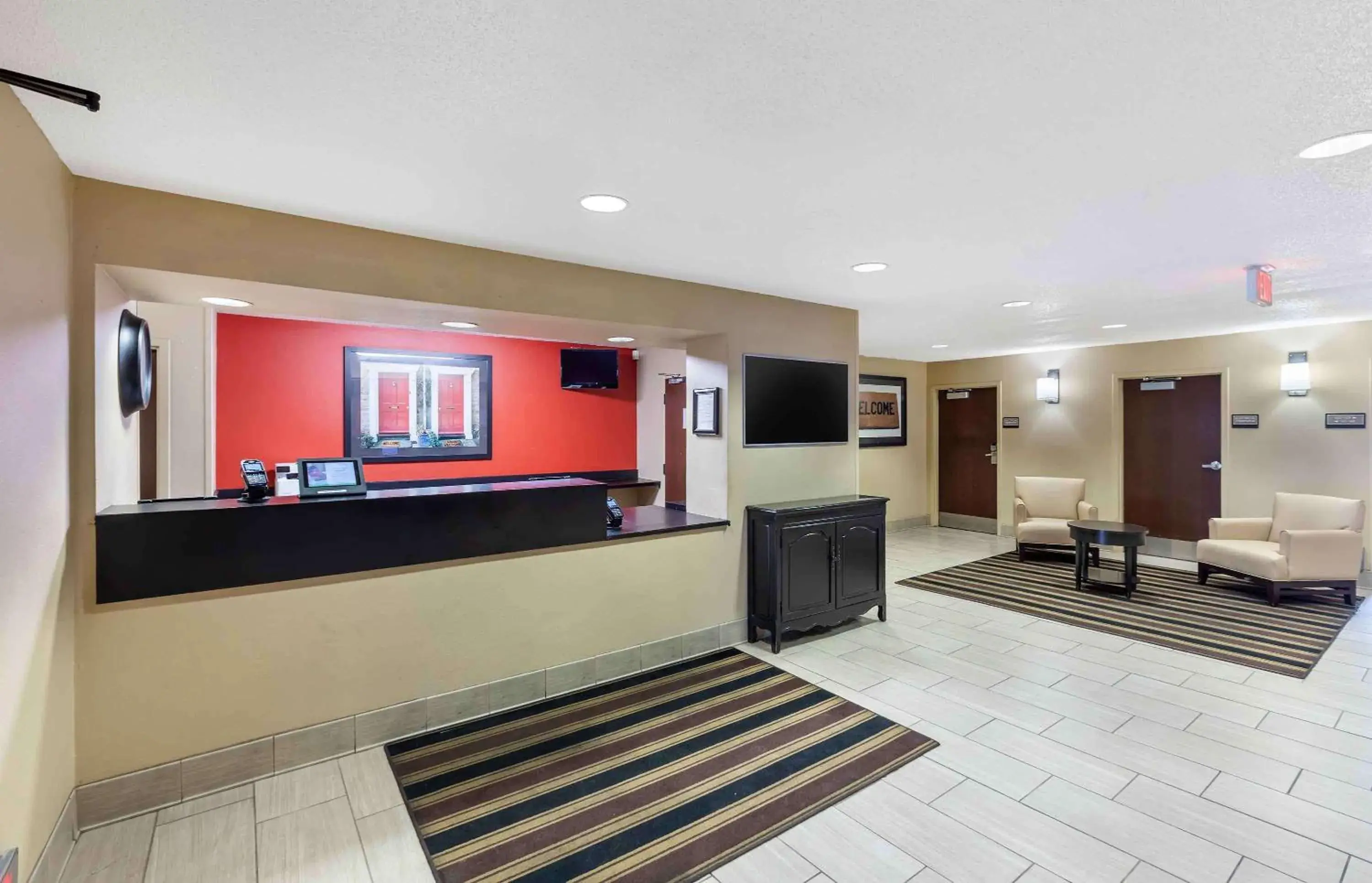 Lobby or reception in Extended Stay America Select Suites - Milwaukee - Wauwatosa Lobby or reception in Extended Stay America Select Suites - Milwaukee - Wauwatosa
