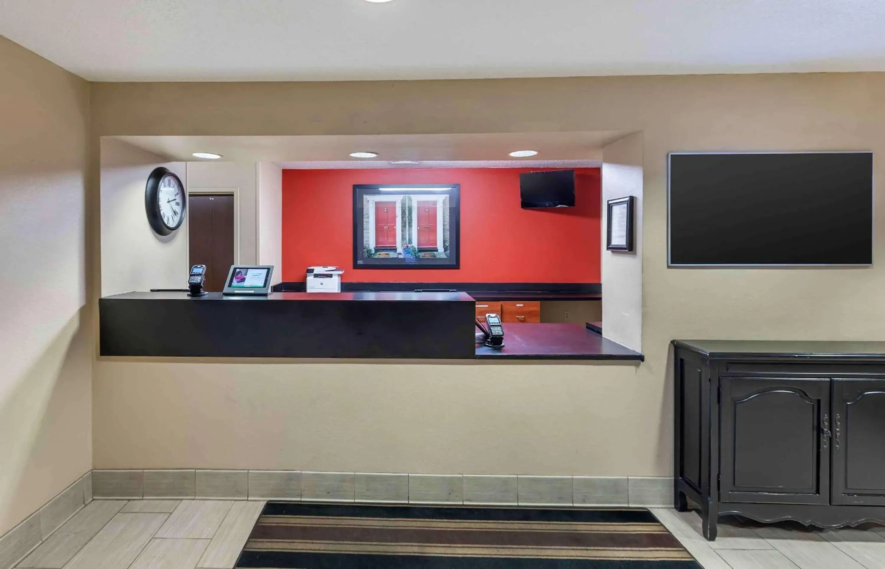 Lobby or reception in Extended Stay America Select Suites - Milwaukee - Wauwatosa Lobby or reception in Extended Stay America Select Suites - Milwaukee - Wauwatosa
