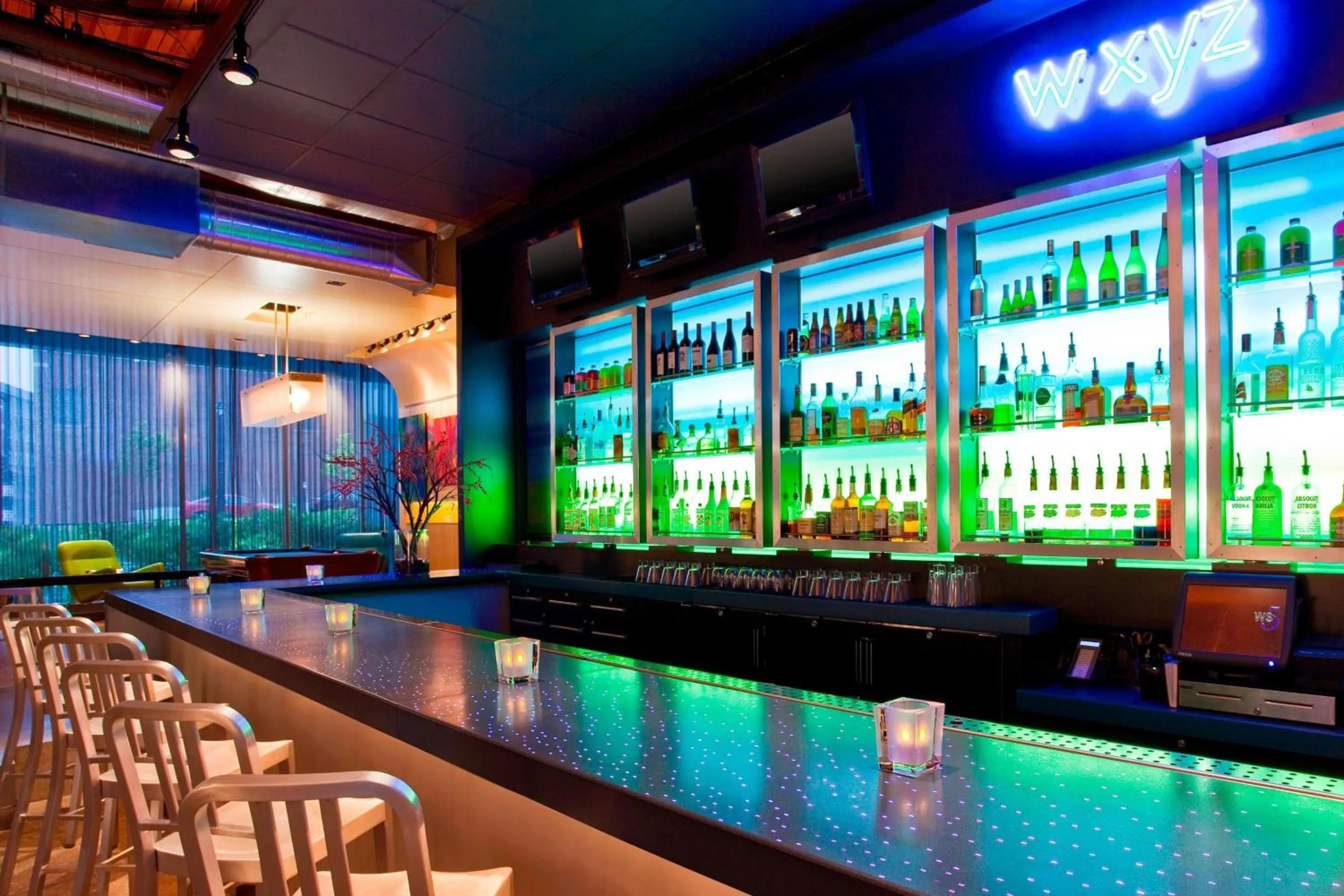 Lounge or bar in aloft Hotel Milwaukee Downtown