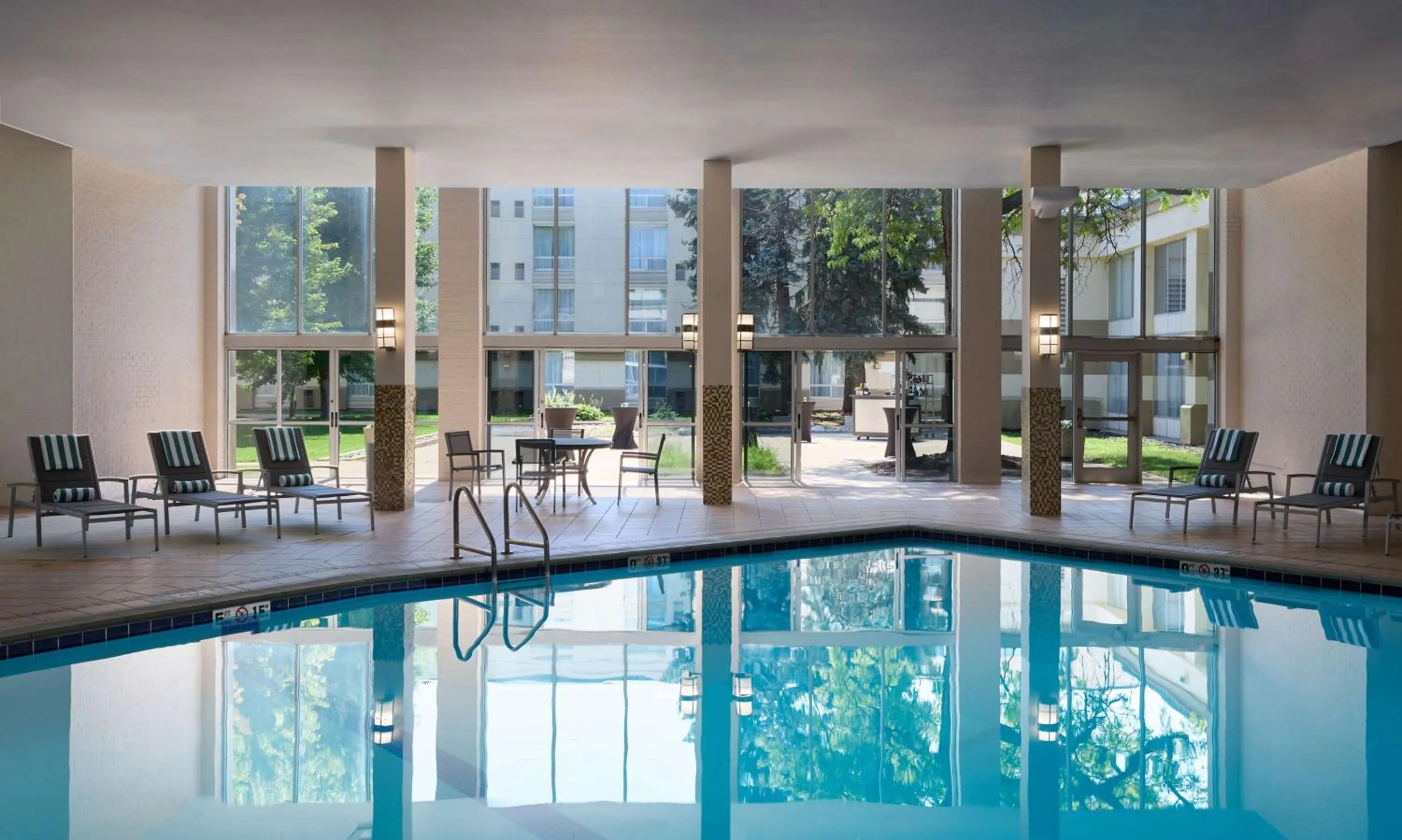 Pool view in Marriott Minneapolis Airport