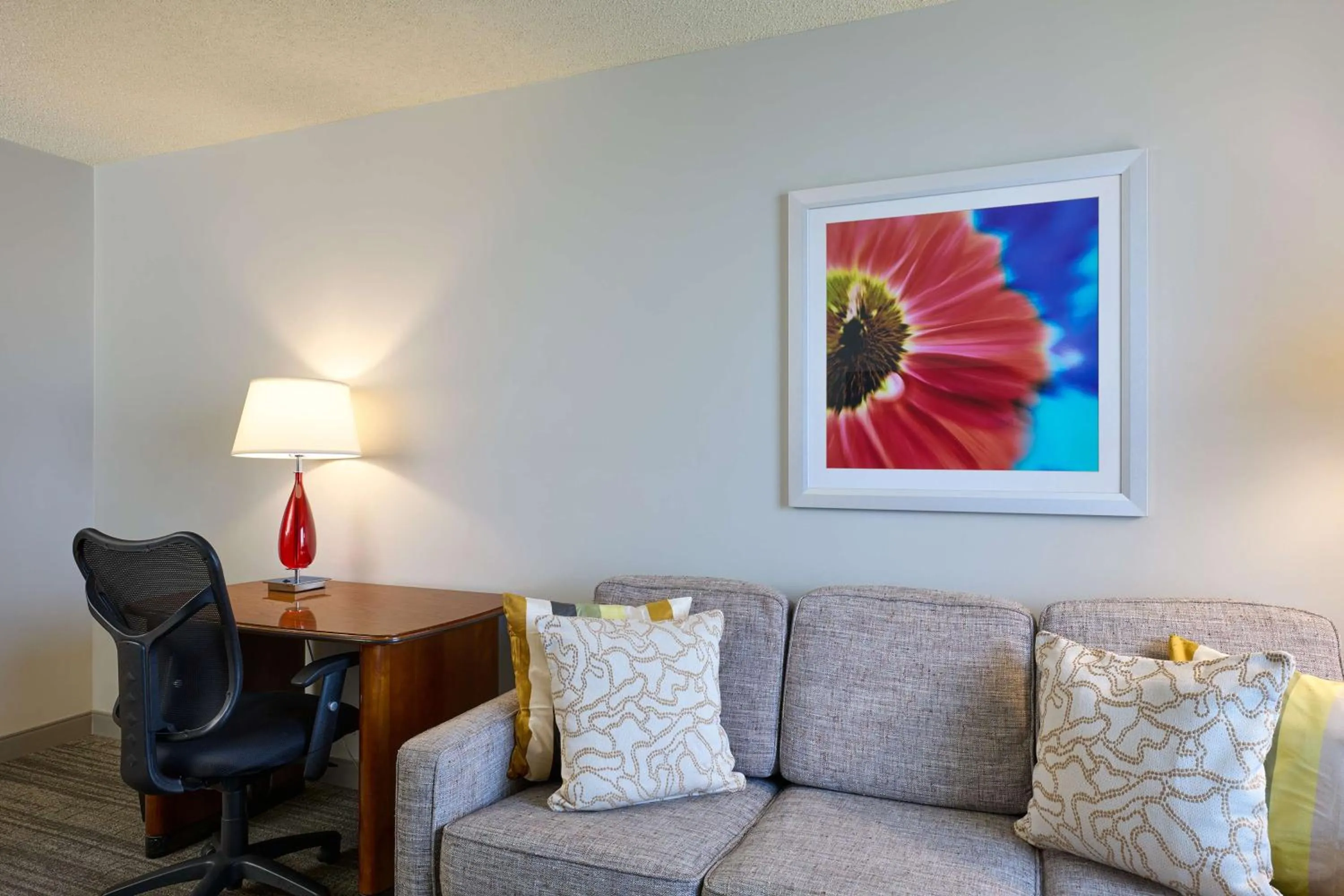 Bedroom in Marriott Minneapolis Airport