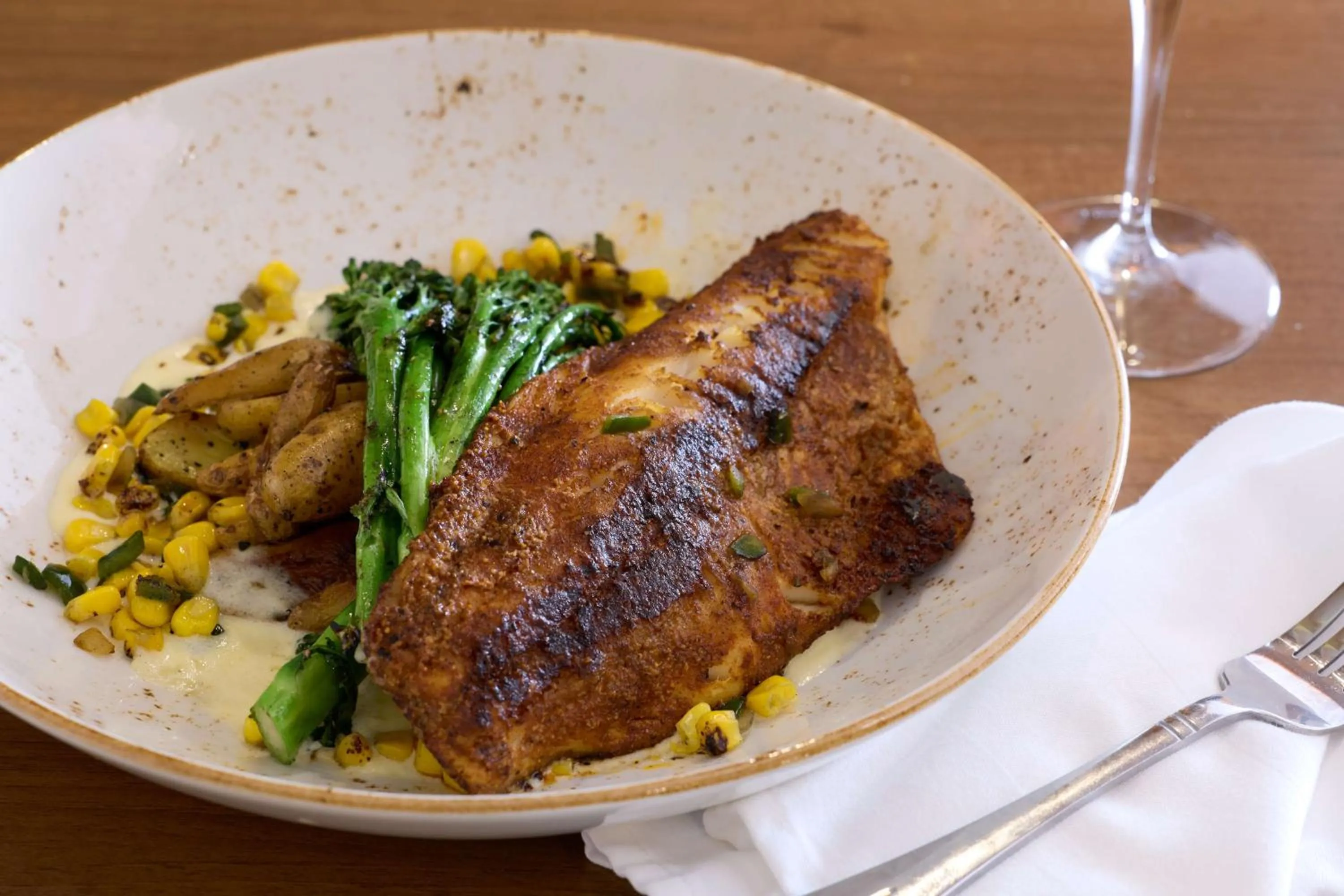 Restaurant/places to eat in Marriott Minneapolis Airport