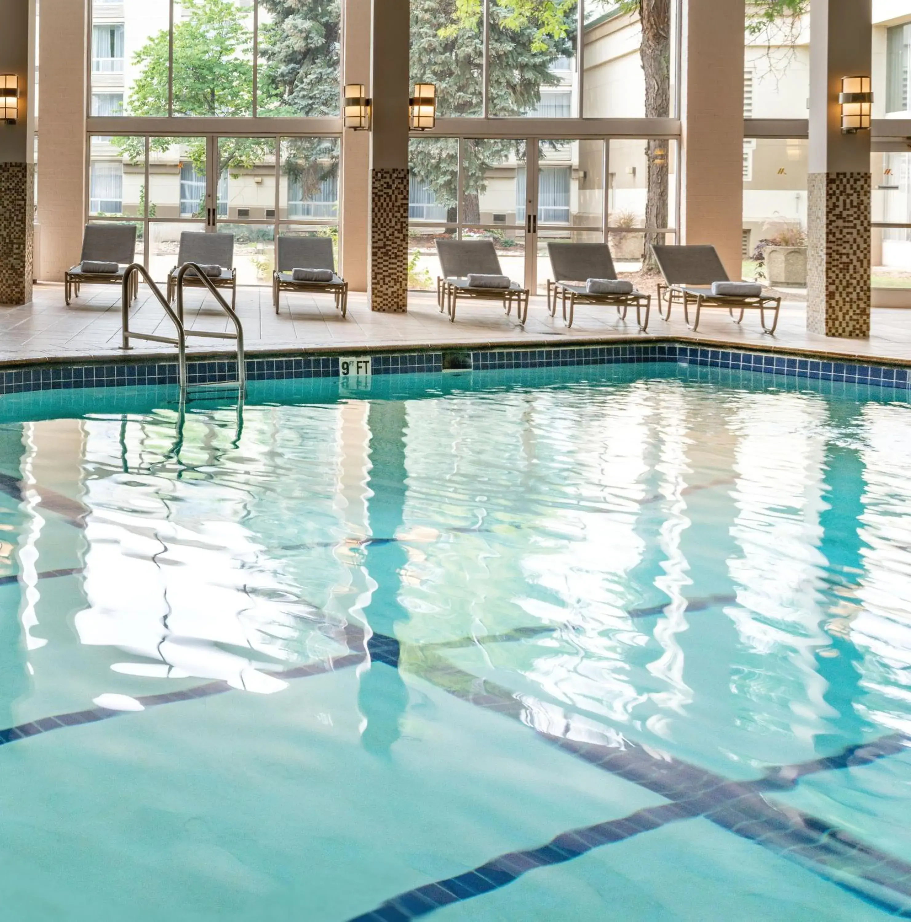 Swimming pool in Marriott Minneapolis Airport Swimming pool in Marriott Minneapolis Airport