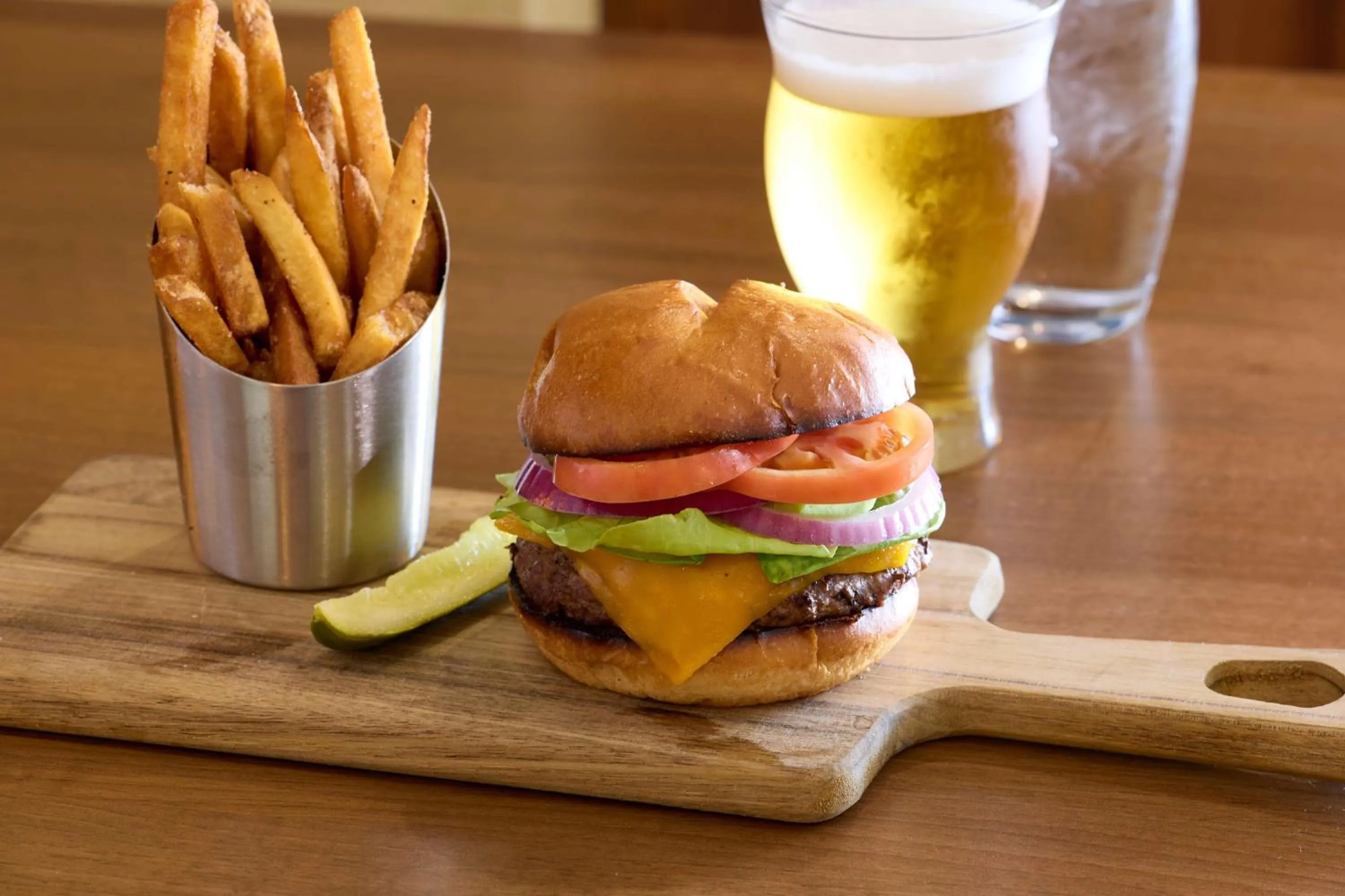 Restaurant/places to eat in Marriott Minneapolis Airport