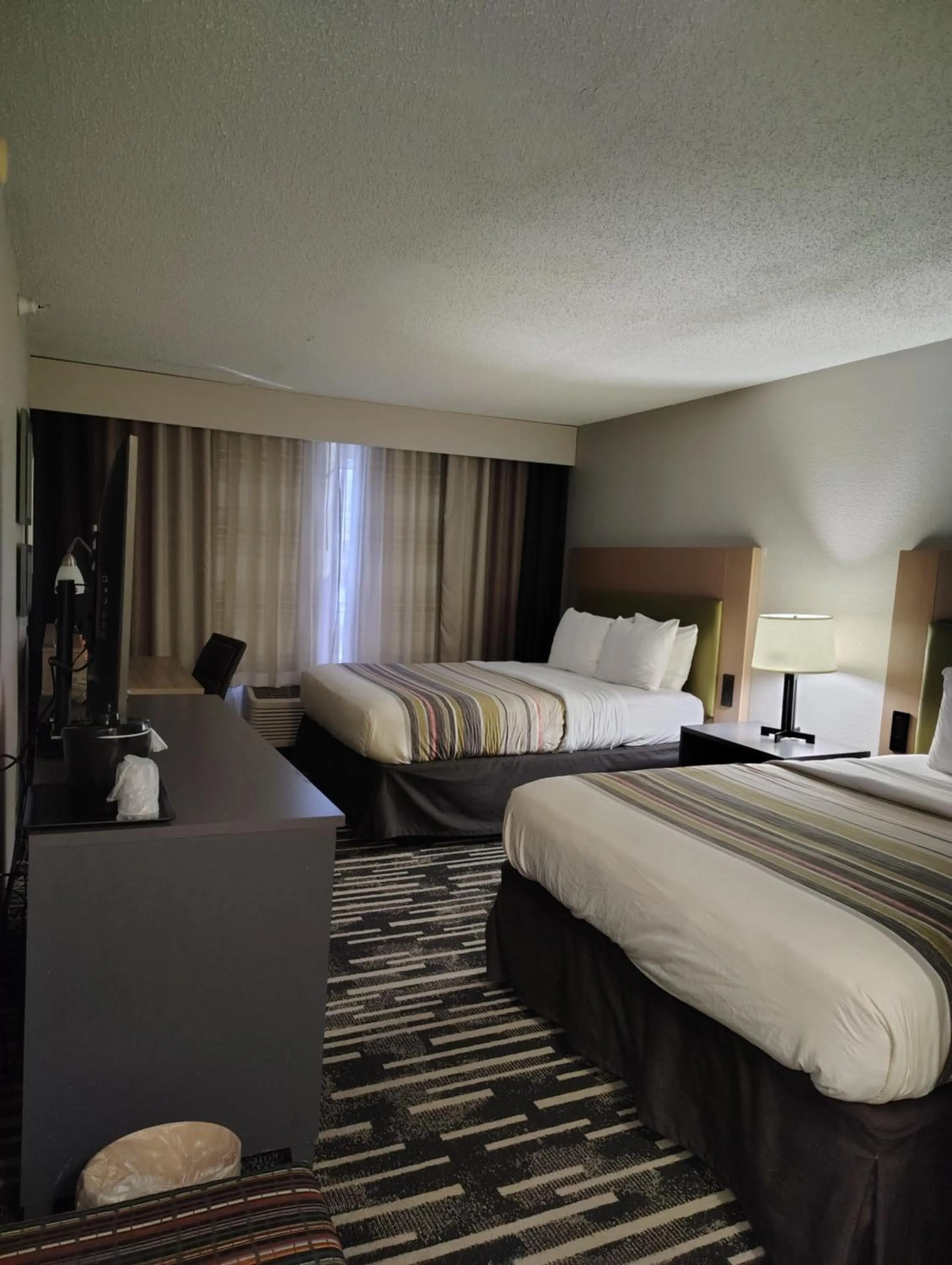 Bed in Country Inn & Suites by Radisson, Indianapolis South, IN