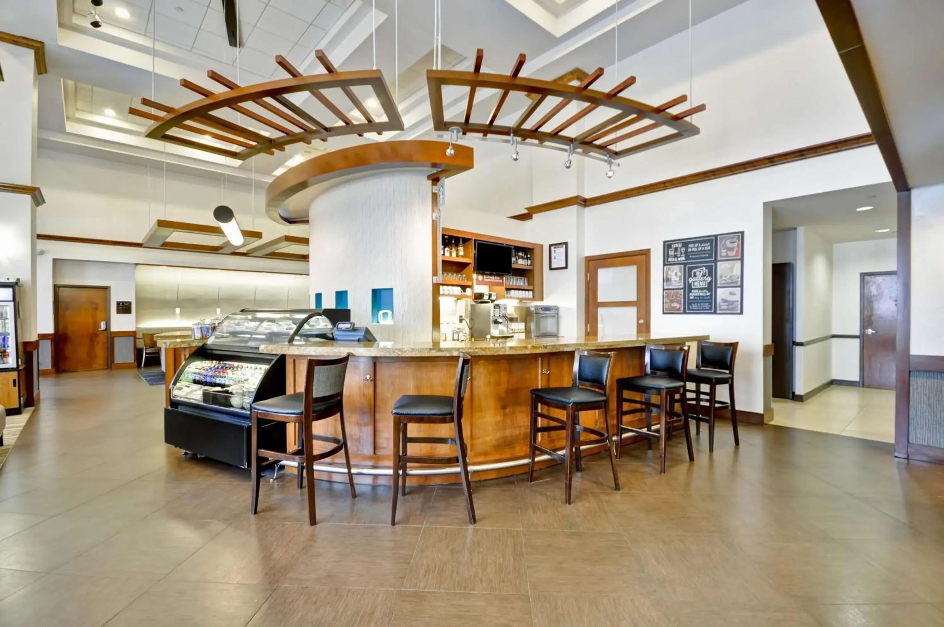 Lounge or bar in Hyatt Place Minneapolis Airport South Lounge or bar in Hyatt Place Minneapolis Airport South