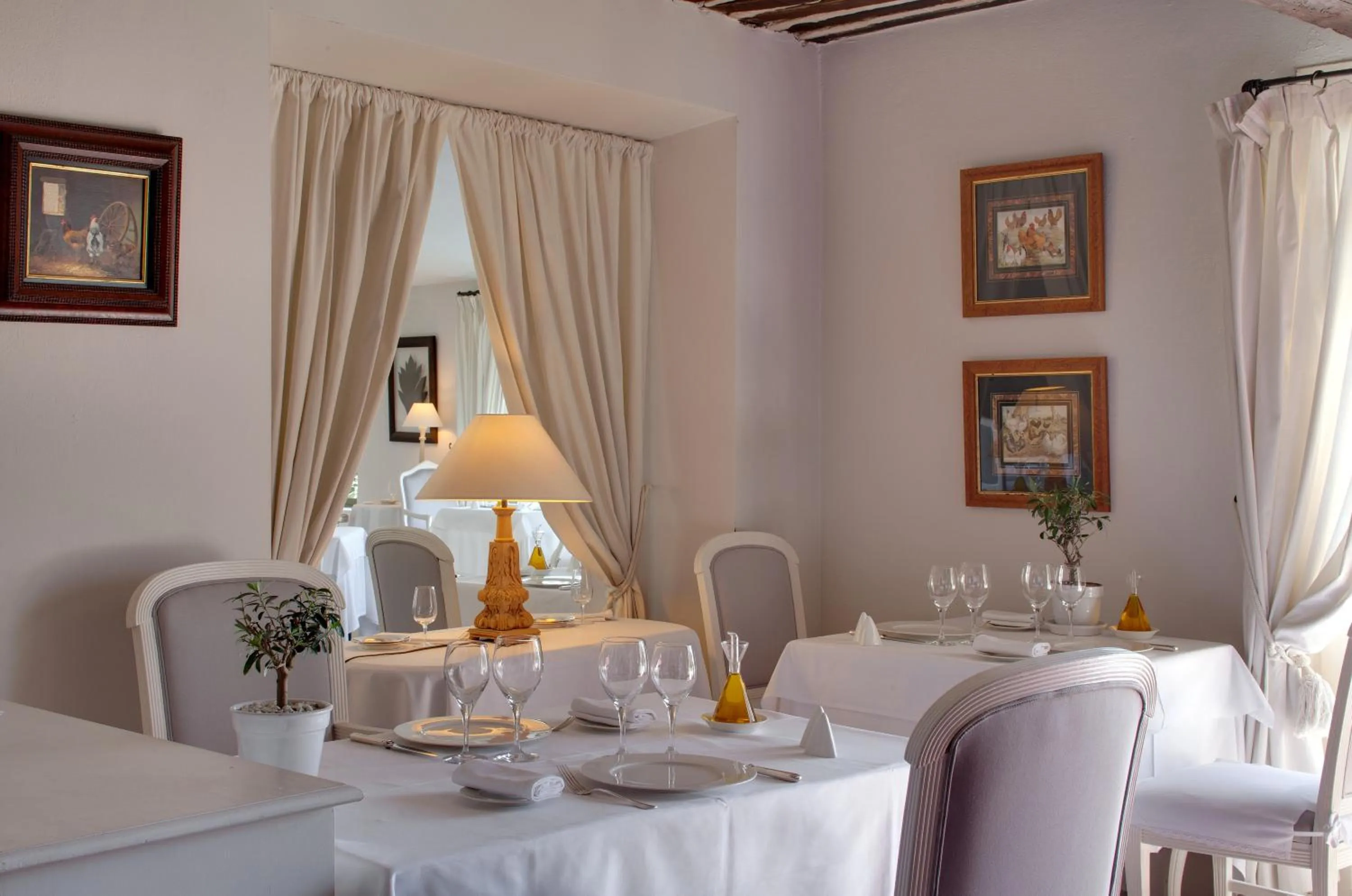 Restaurant/places to eat in Hotel Les Bories & Spa