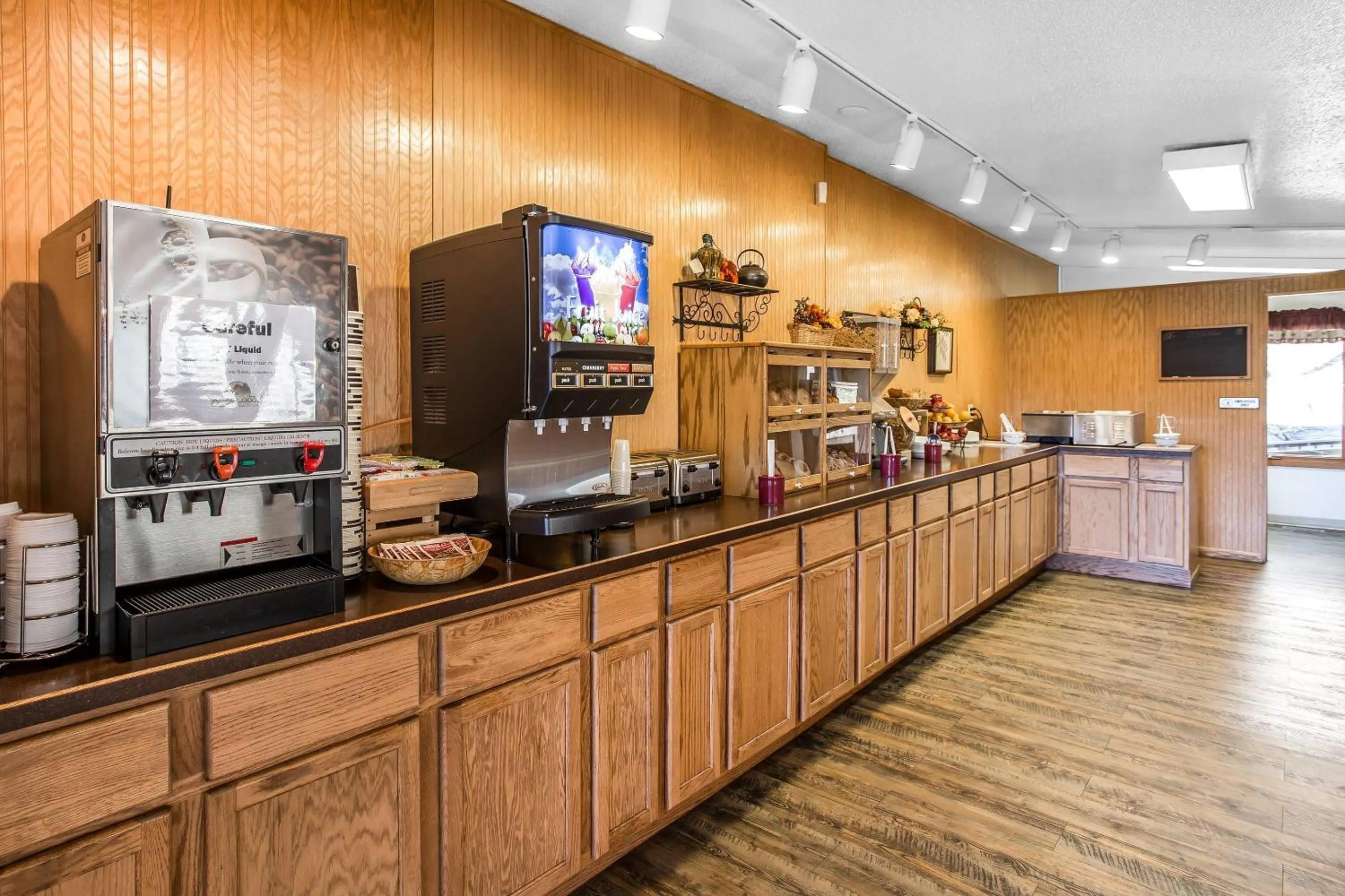 Breakfast in K Bar S Lodge, an Ascend Collection Hotel