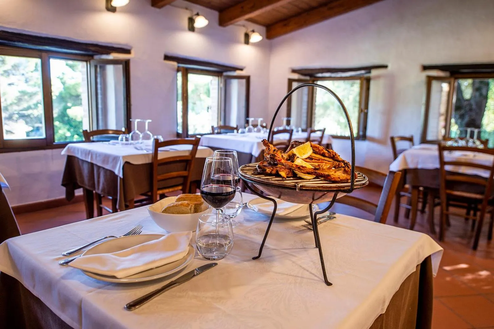 Restaurant/places to eat in Albergo Fontanelle