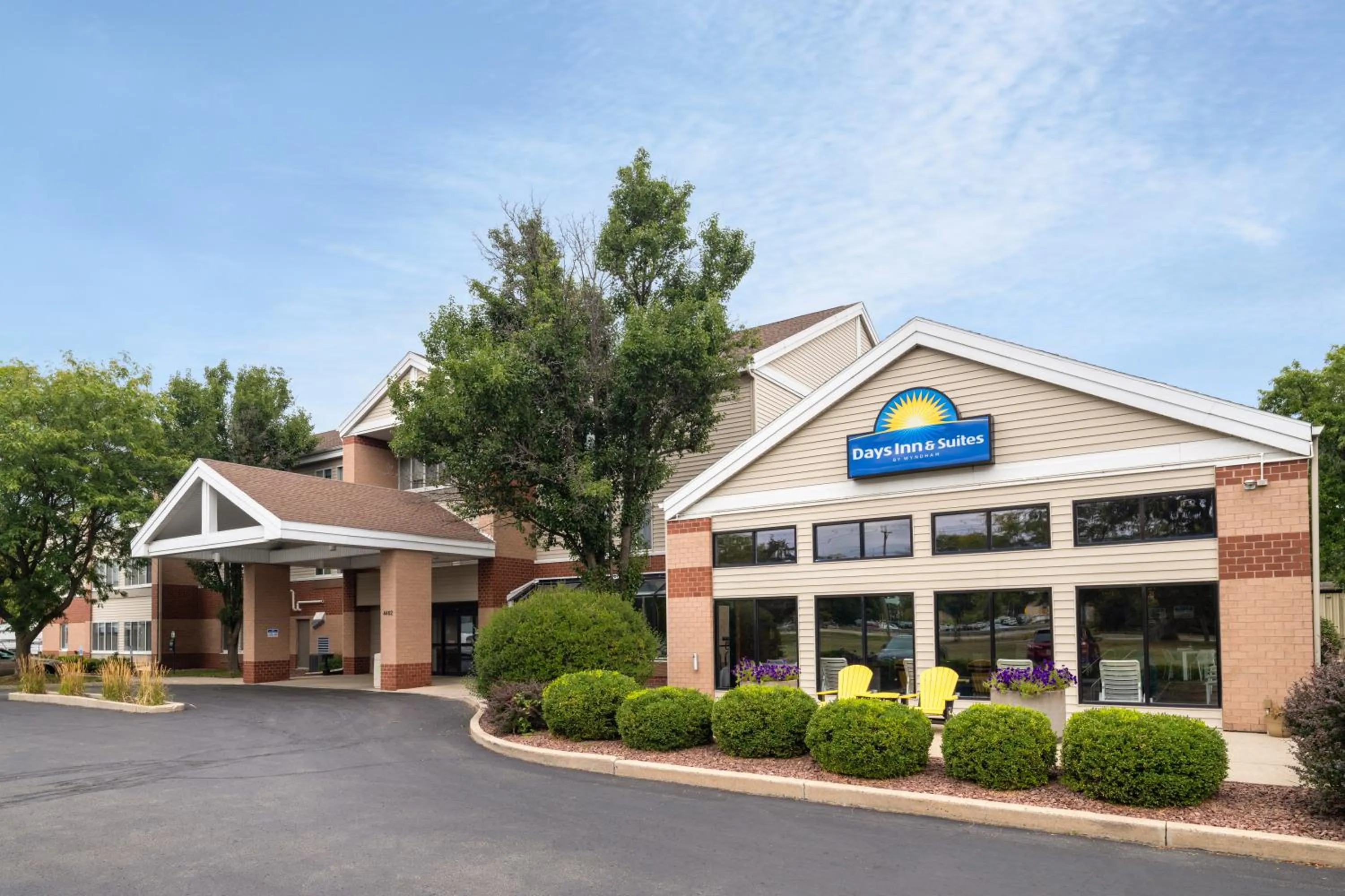 Property building in Days Inn & Suites by Wyndham Madison