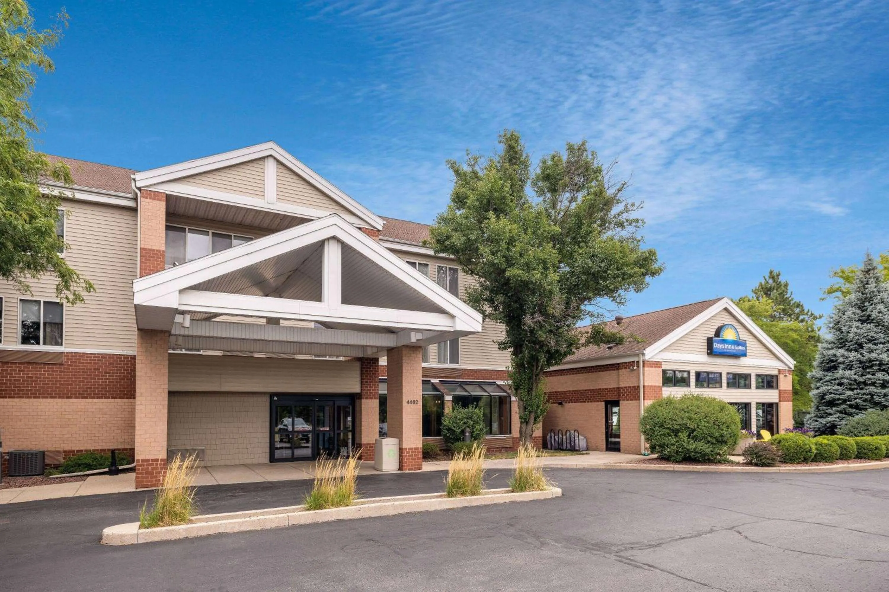 Property building in Days Inn & Suites by Wyndham Madison