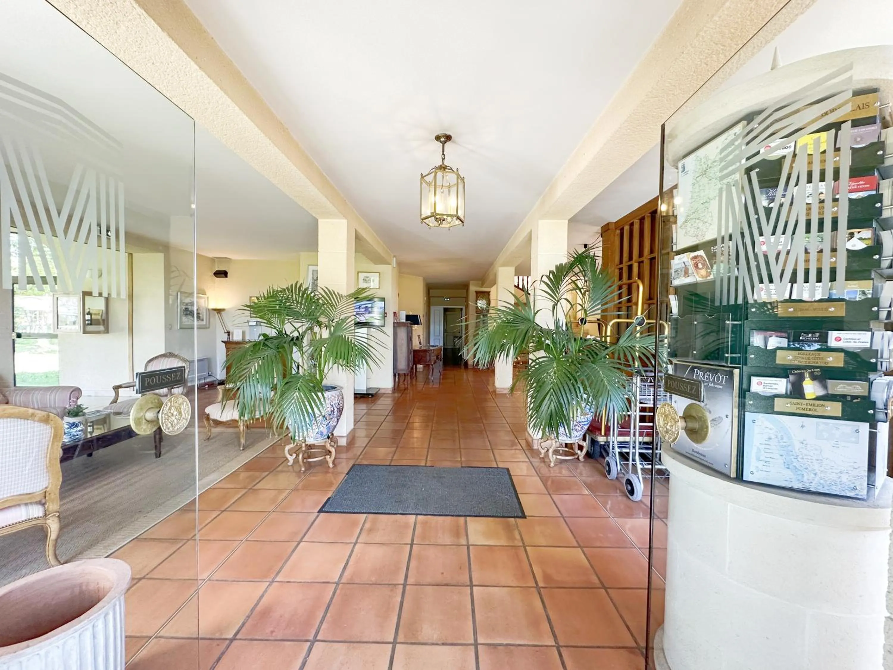 Lobby or reception in Relais de Margaux - Hôtel, Golf & Spa