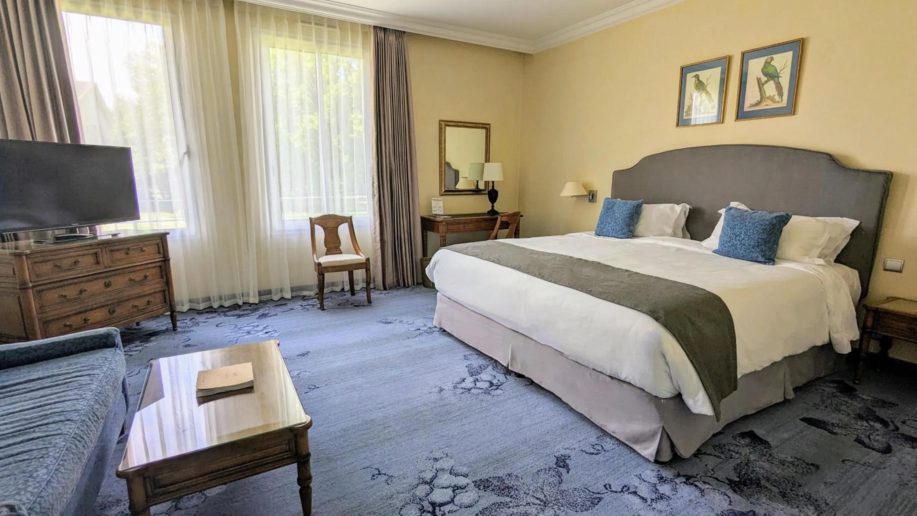 Bedroom, Bed in Relais de Margaux - Hôtel, Golf & Spa