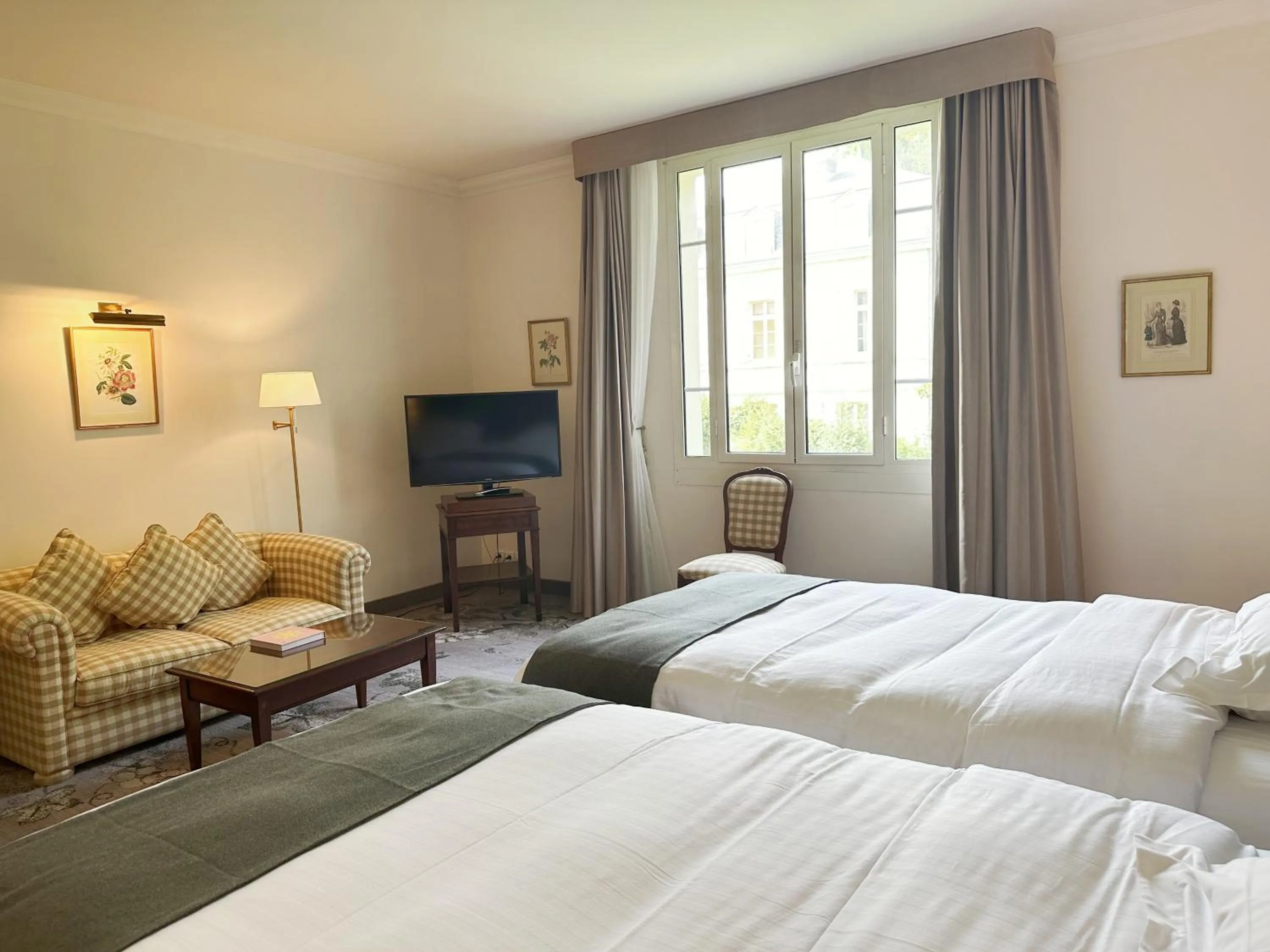 Photo of the whole room, Bed in Relais de Margaux - Hôtel, Golf & Spa