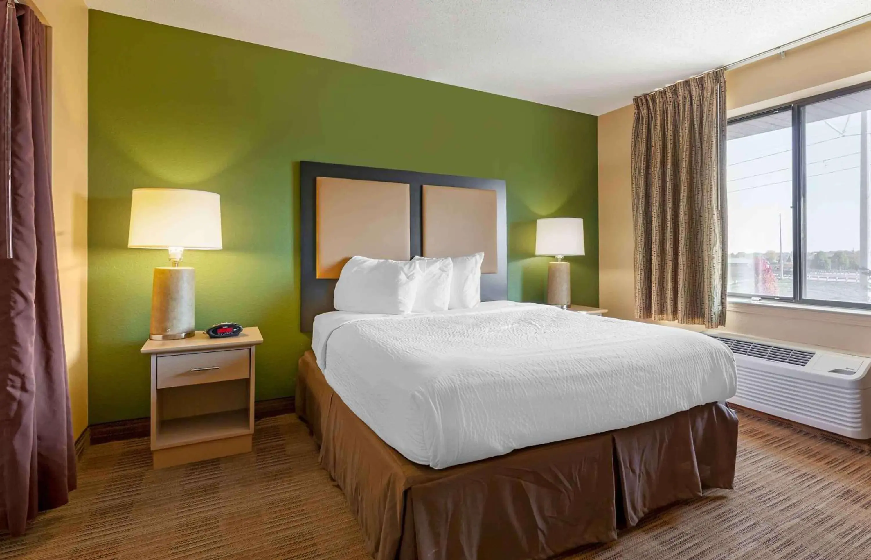 Deluxe Studio - Disability Access - Non-Smoking in Extended Stay America Select Suites - Madison - Old Sauk Rd Deluxe Studio - Disability Access - Non-Smoking in Extended Stay America Select Suites - Madison - Old Sauk Rd