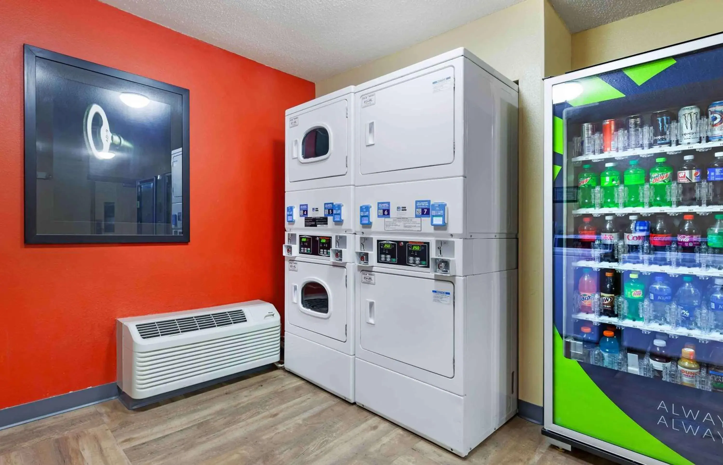 Property building in Extended Stay America Select Suites - Madison - Old Sauk Rd Property building in Extended Stay America Select Suites - Madison - Old Sauk Rd