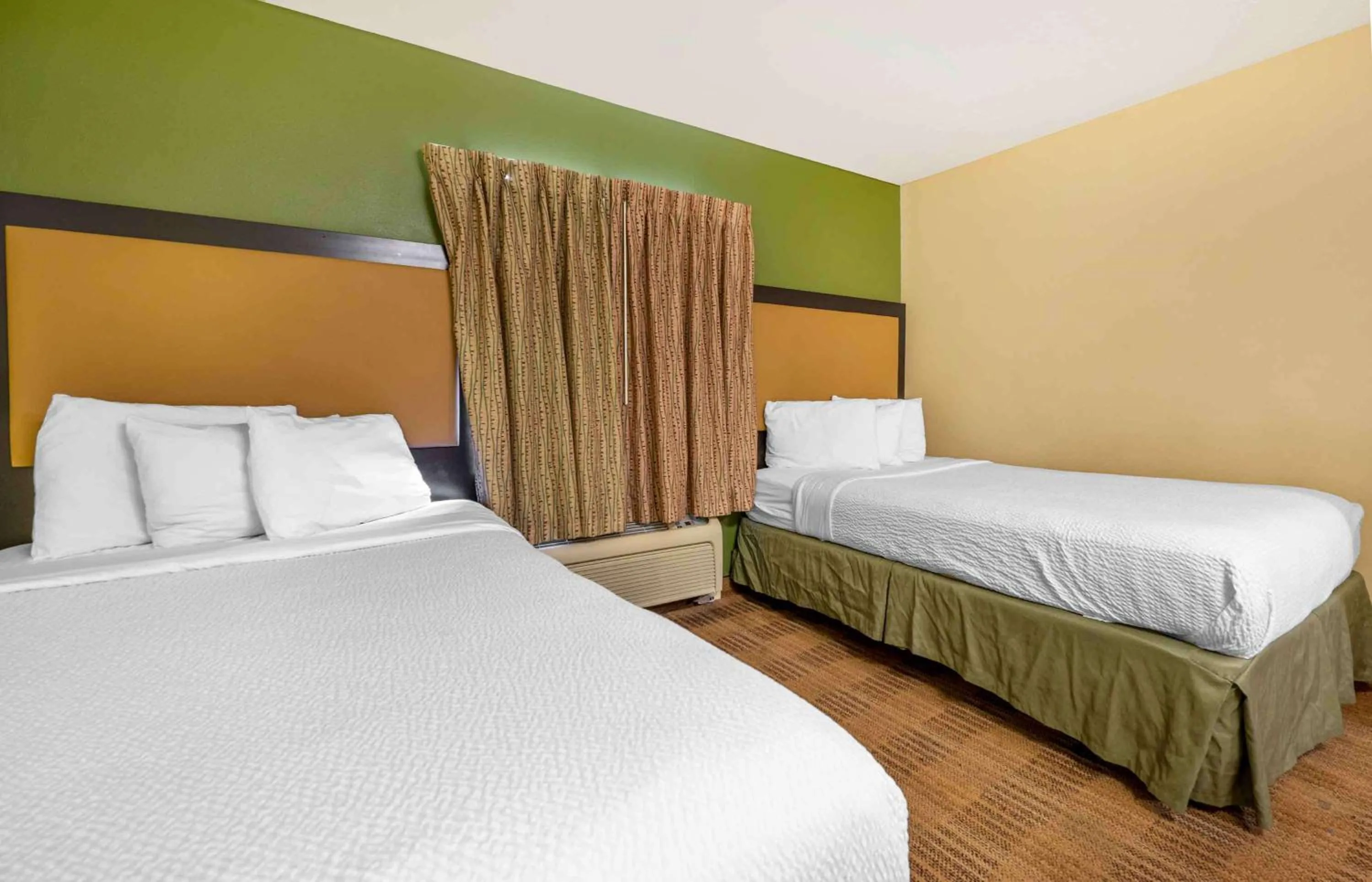 Bedroom, Bed in Extended Stay America Select Suites - Indianapolis - North - Carmel