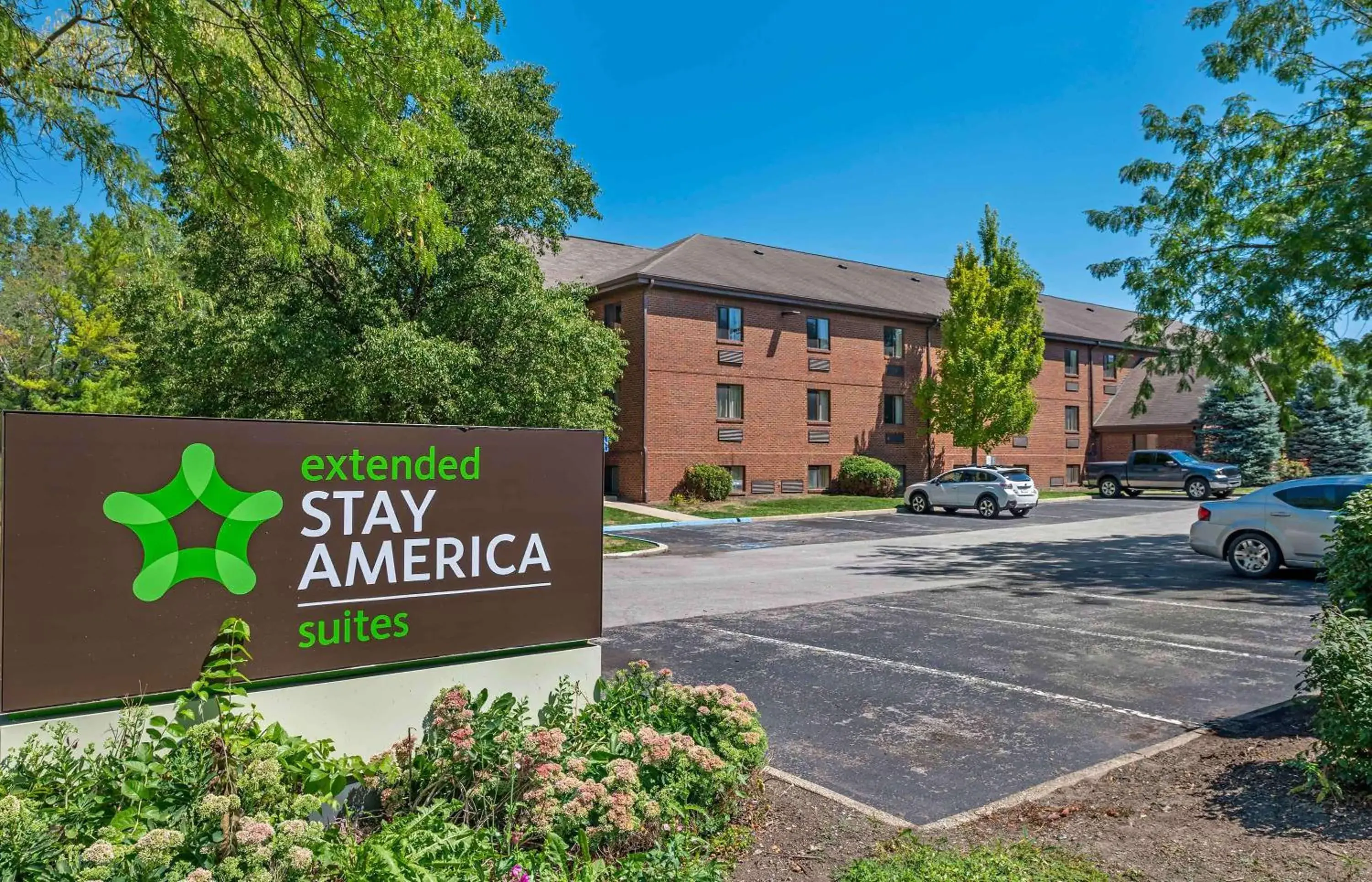 Property building in Extended Stay America Select Suites - Indianapolis - North - Carmel Property building in Extended Stay America Select Suites - Indianapolis - North - Carmel