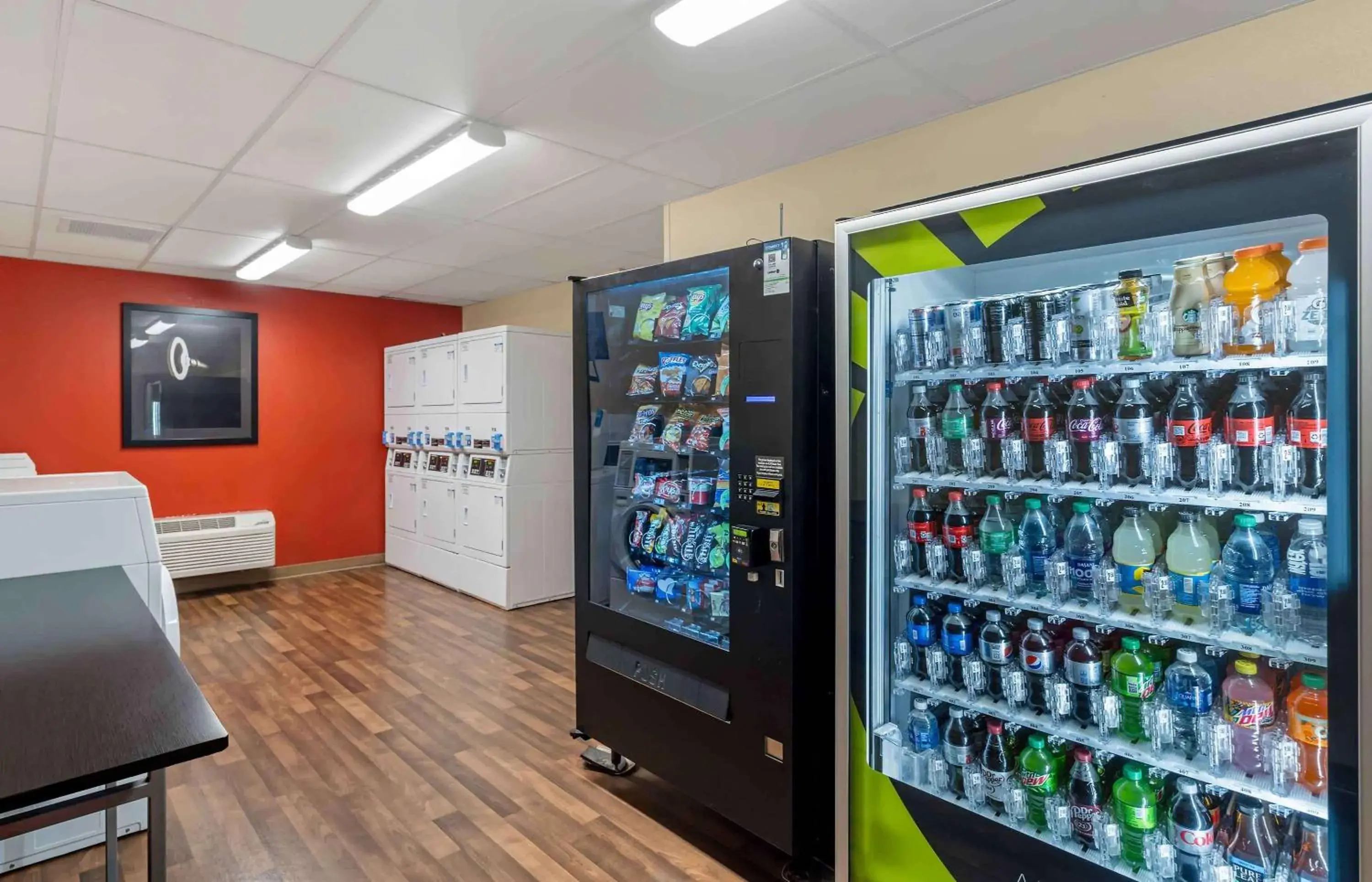 Property building in Extended Stay America Select Suites - Chicago - O'Hare Property building in Extended Stay America Select Suites - Chicago - O'Hare