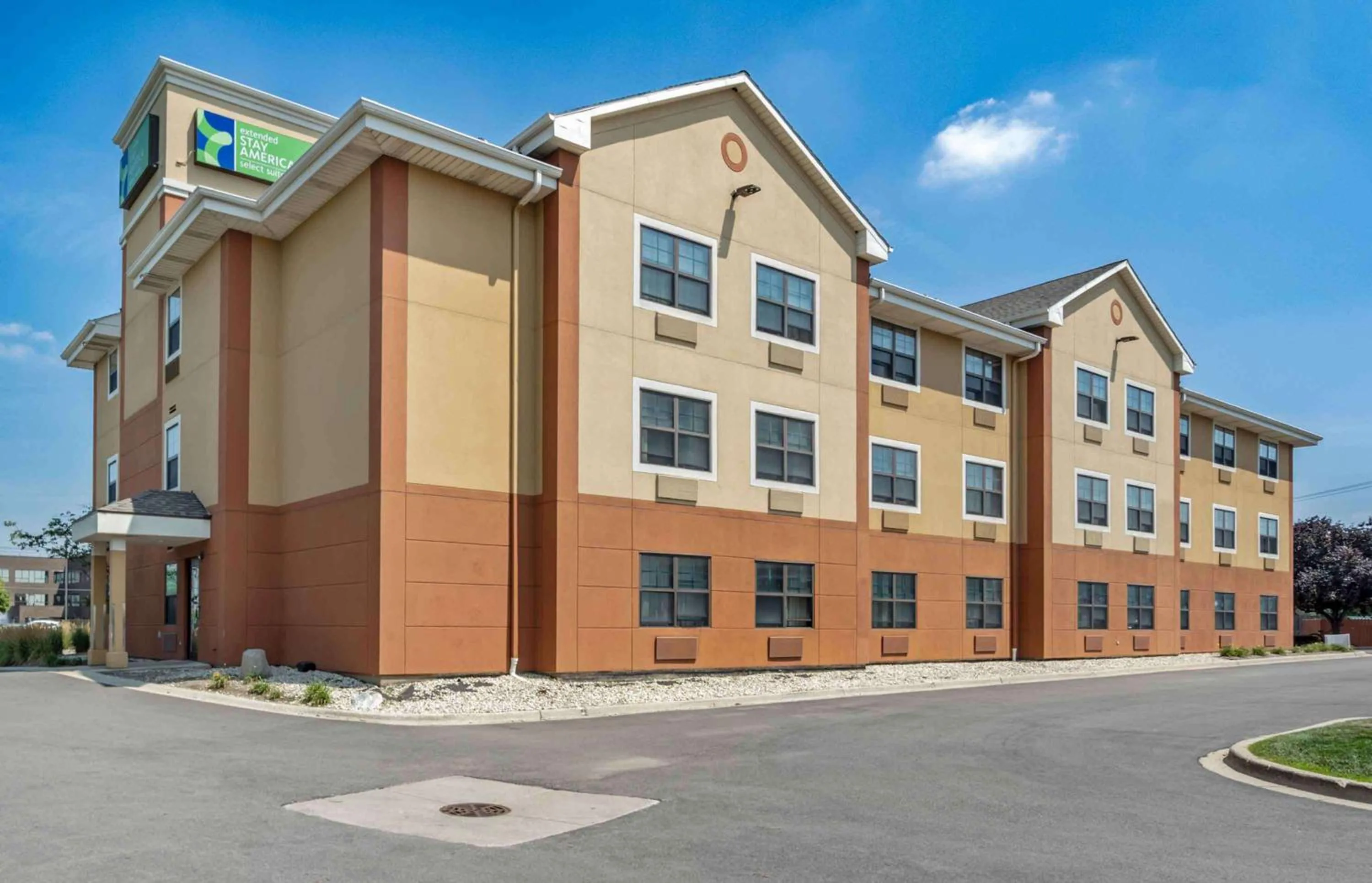 Property building in Extended Stay America Select Suites - Chicago - O'Hare