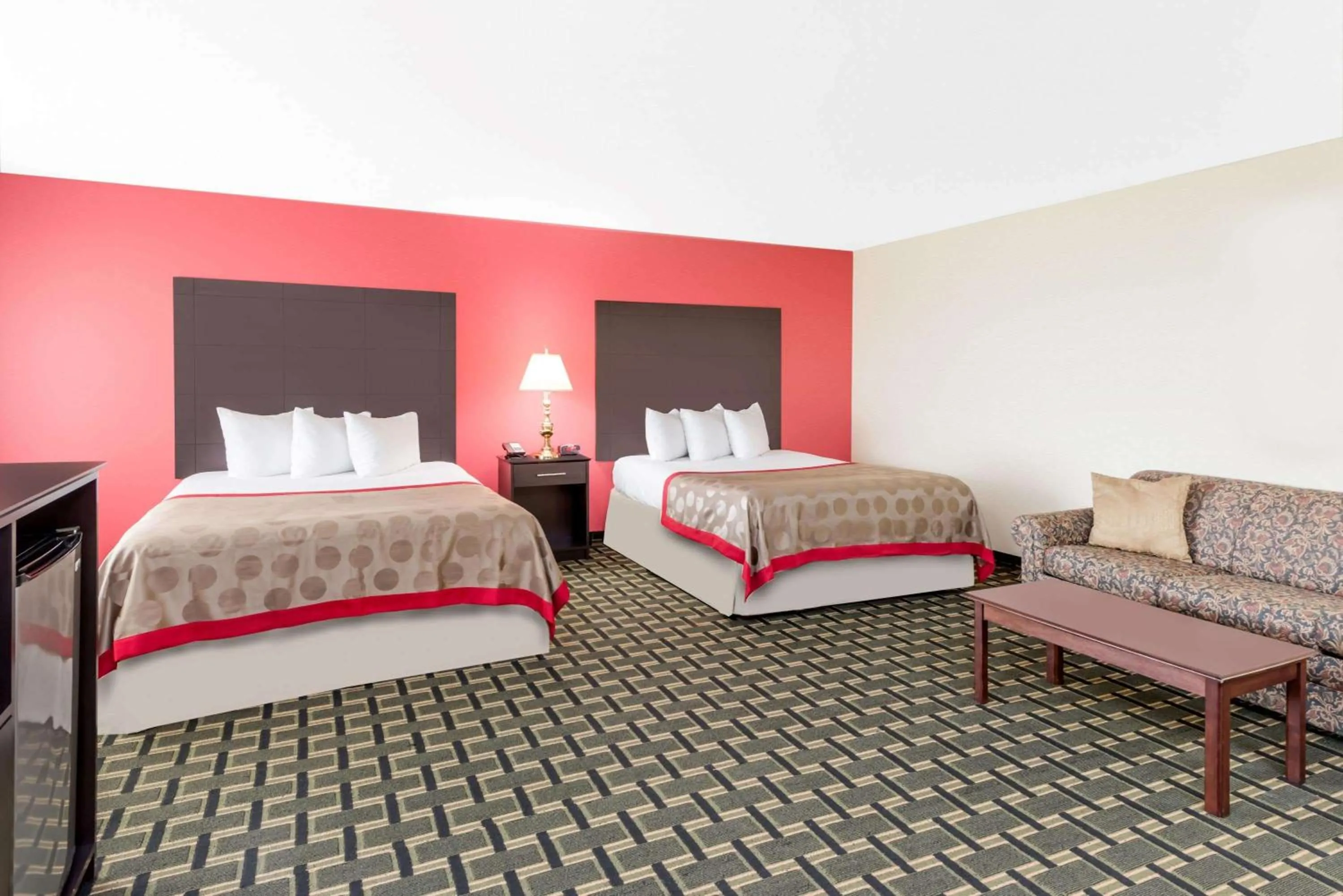 Photo of the whole room, Bed in Ramada by Wyndham Vandalia