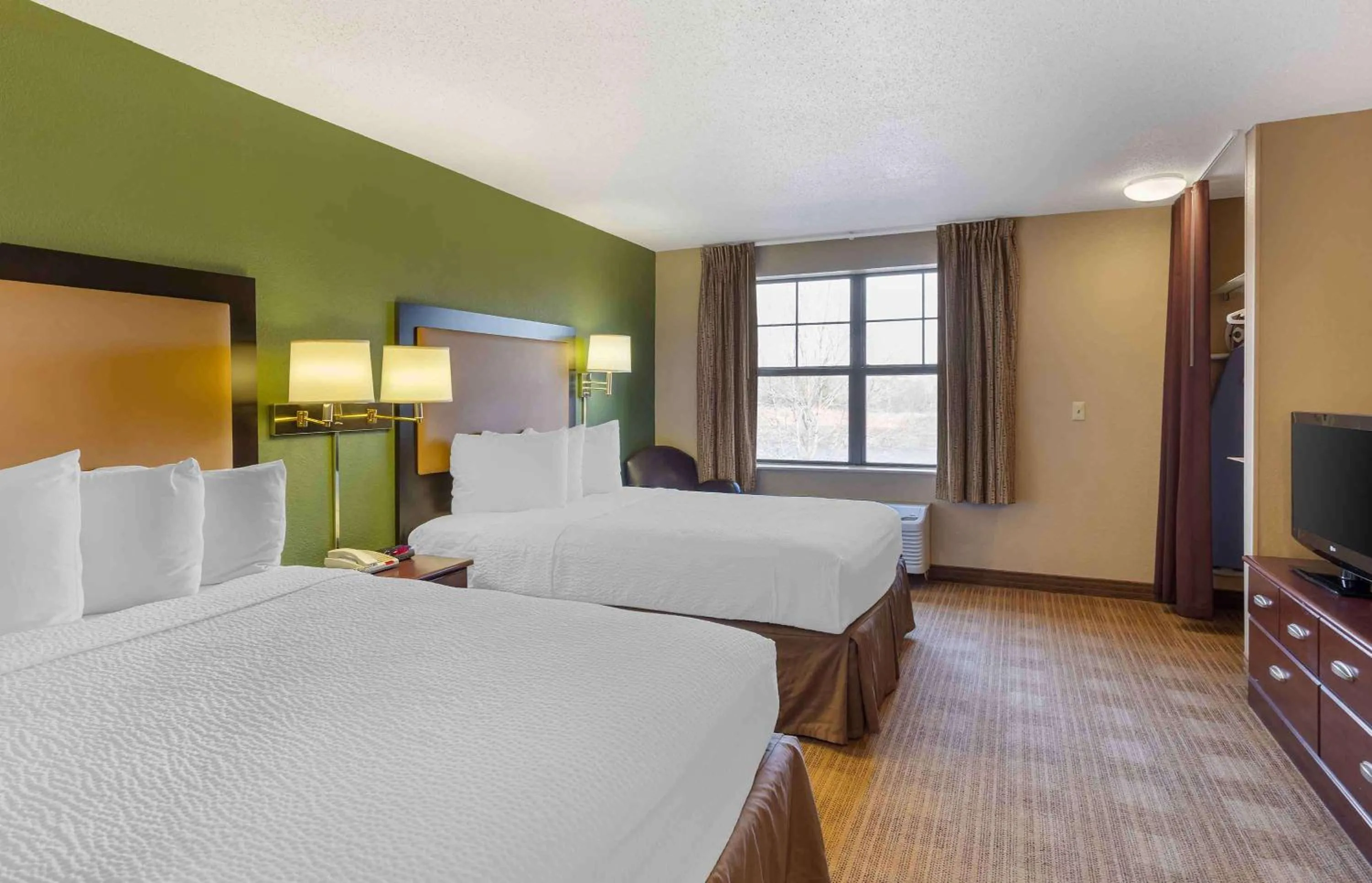Bedroom, Bed in Extended Stay America Suites - Chicago - Vernon Hills - Lake Forest