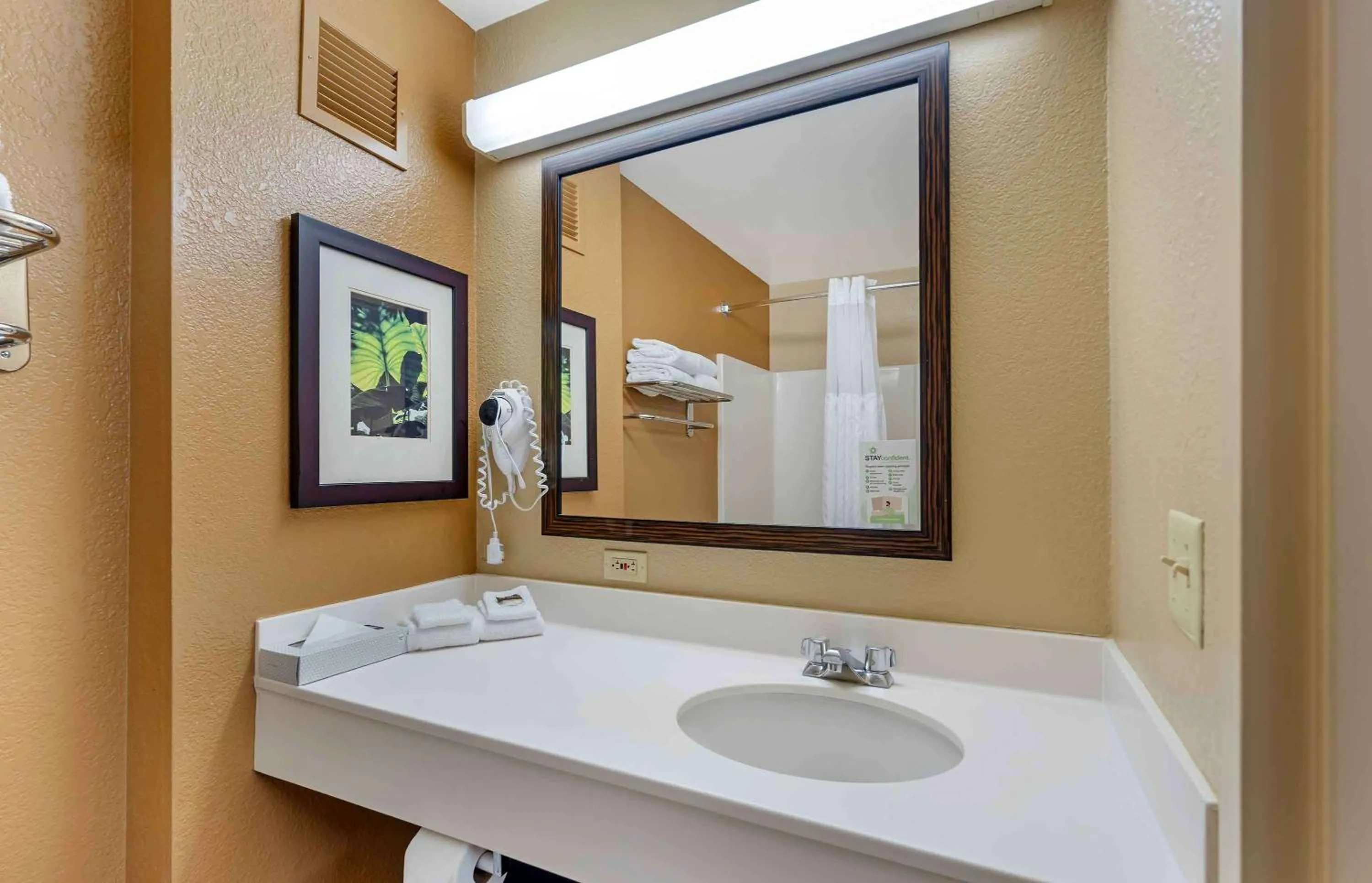 Bathroom in Extended Stay America Suites - Chicago - Vernon Hills - Lake Forest
