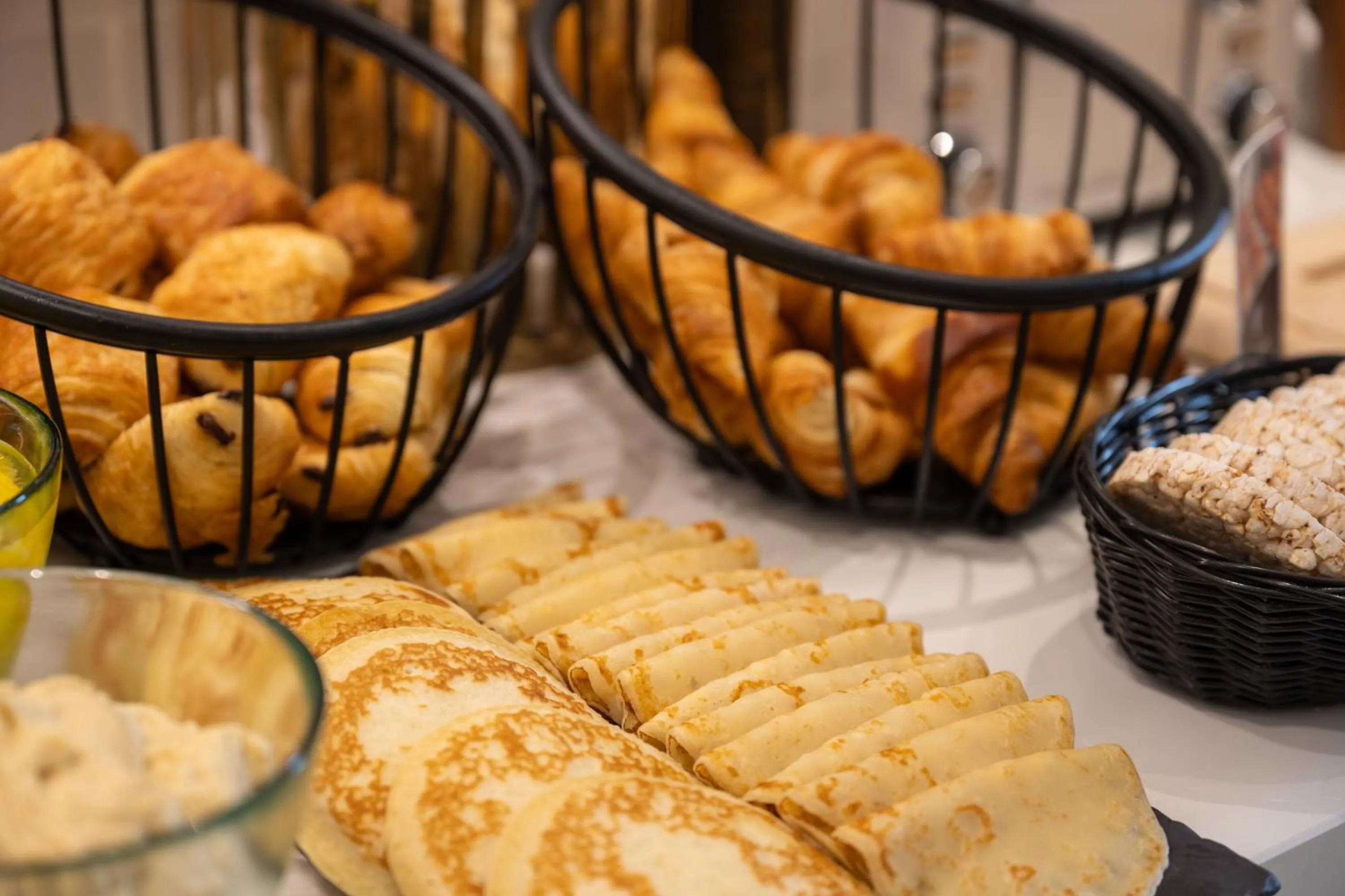 Breakfast in Mercure Paris Notre Dame Saint Germain des Prés