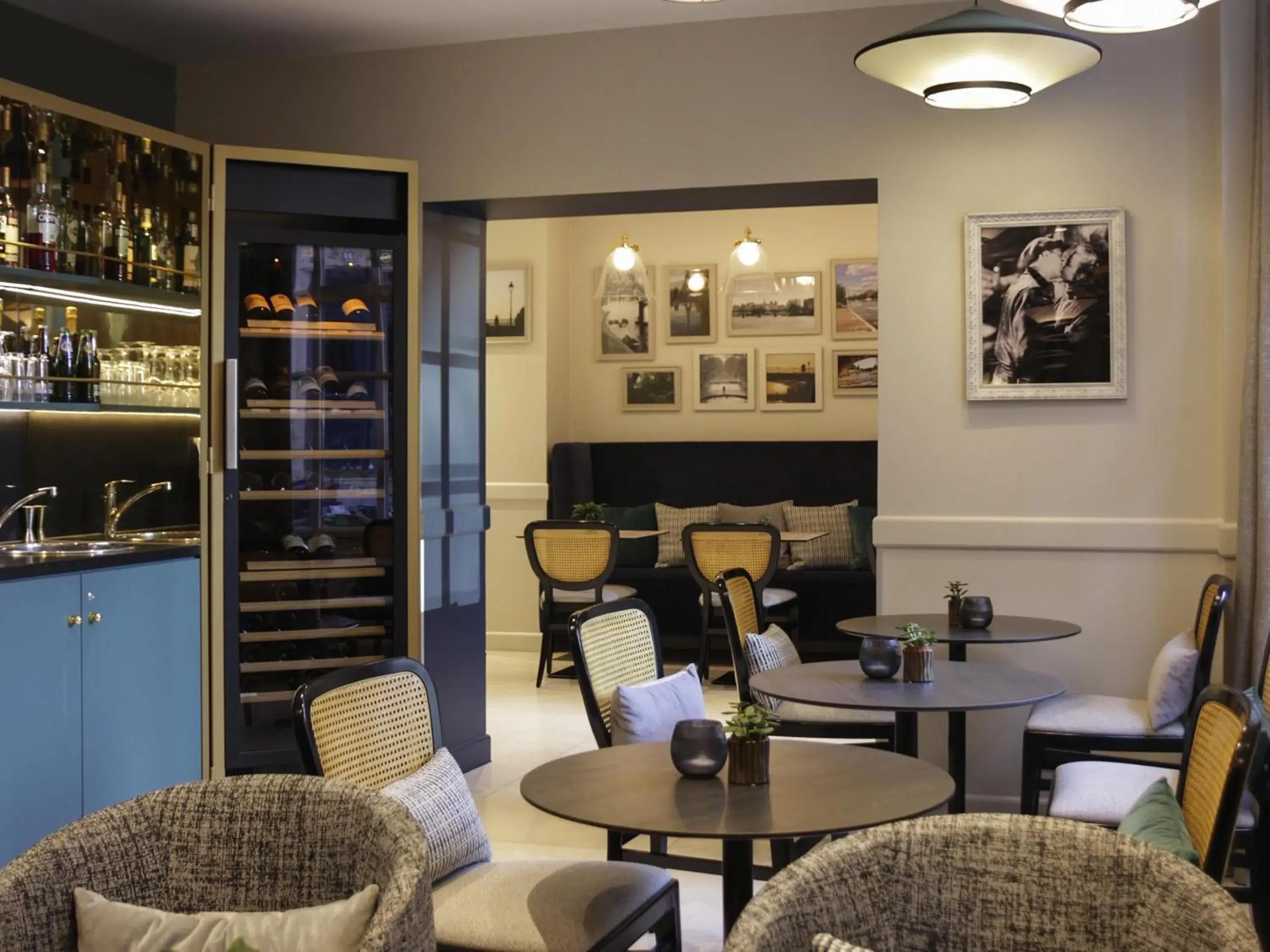 Property building in Mercure Paris Notre Dame Saint Germain des Prés Property building in Mercure Paris Notre Dame Saint Germain des Prés