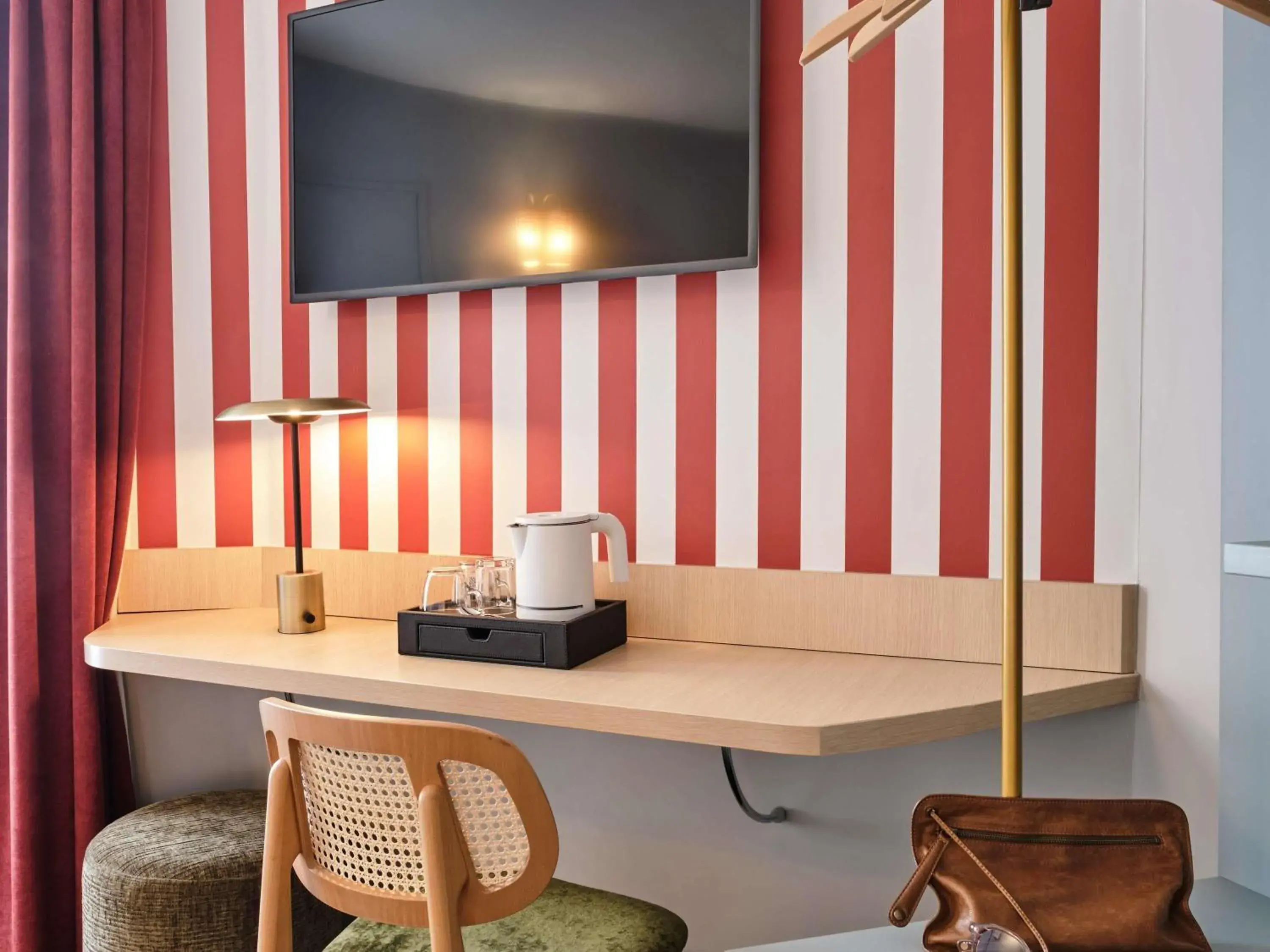 Bedroom in Mercure Paris Notre Dame Saint Germain des Prés Bedroom in Mercure Paris Notre Dame Saint Germain des Prés