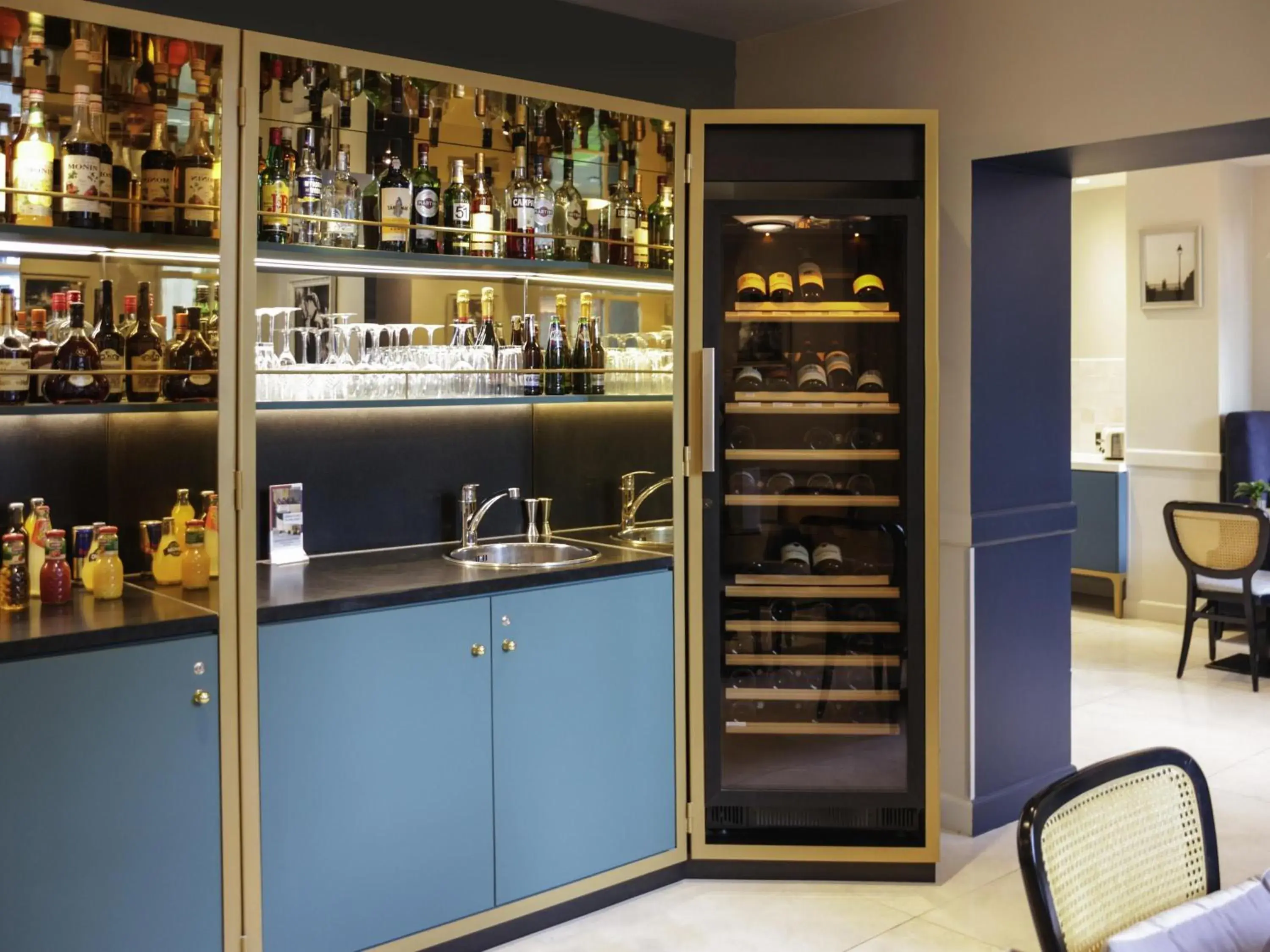 Lounge or bar in Mercure Paris Notre Dame Saint Germain des Prés Lounge or bar in Mercure Paris Notre Dame Saint Germain des Prés