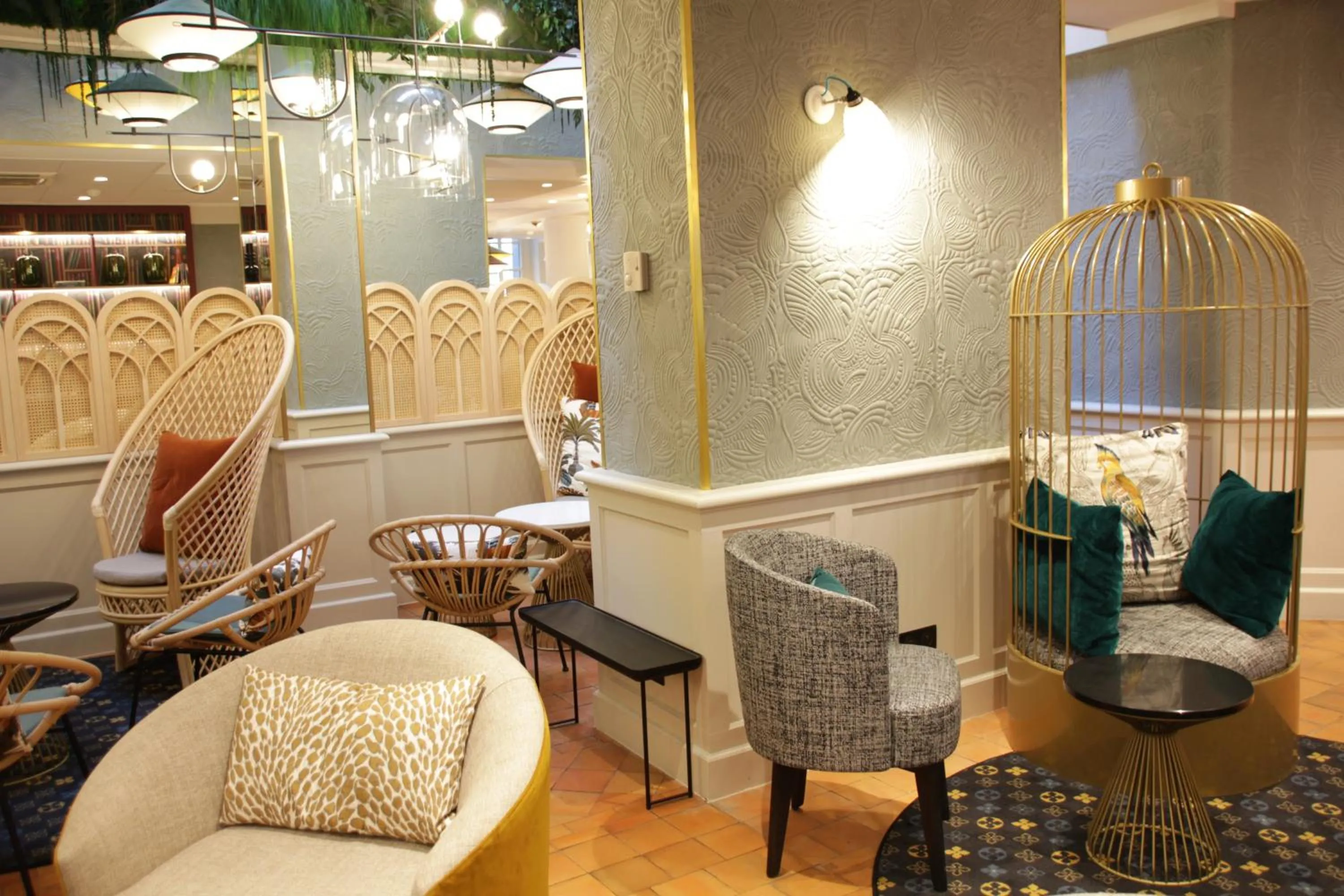 Lounge or bar in Mercure Paris Notre Dame Saint Germain des Prés