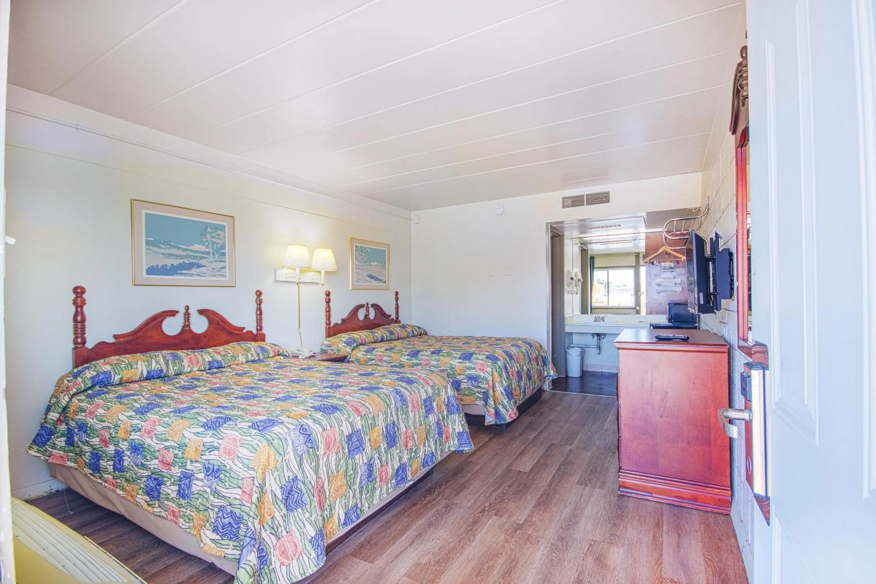 Bedroom in Centralia Motel near Downtown by OYO