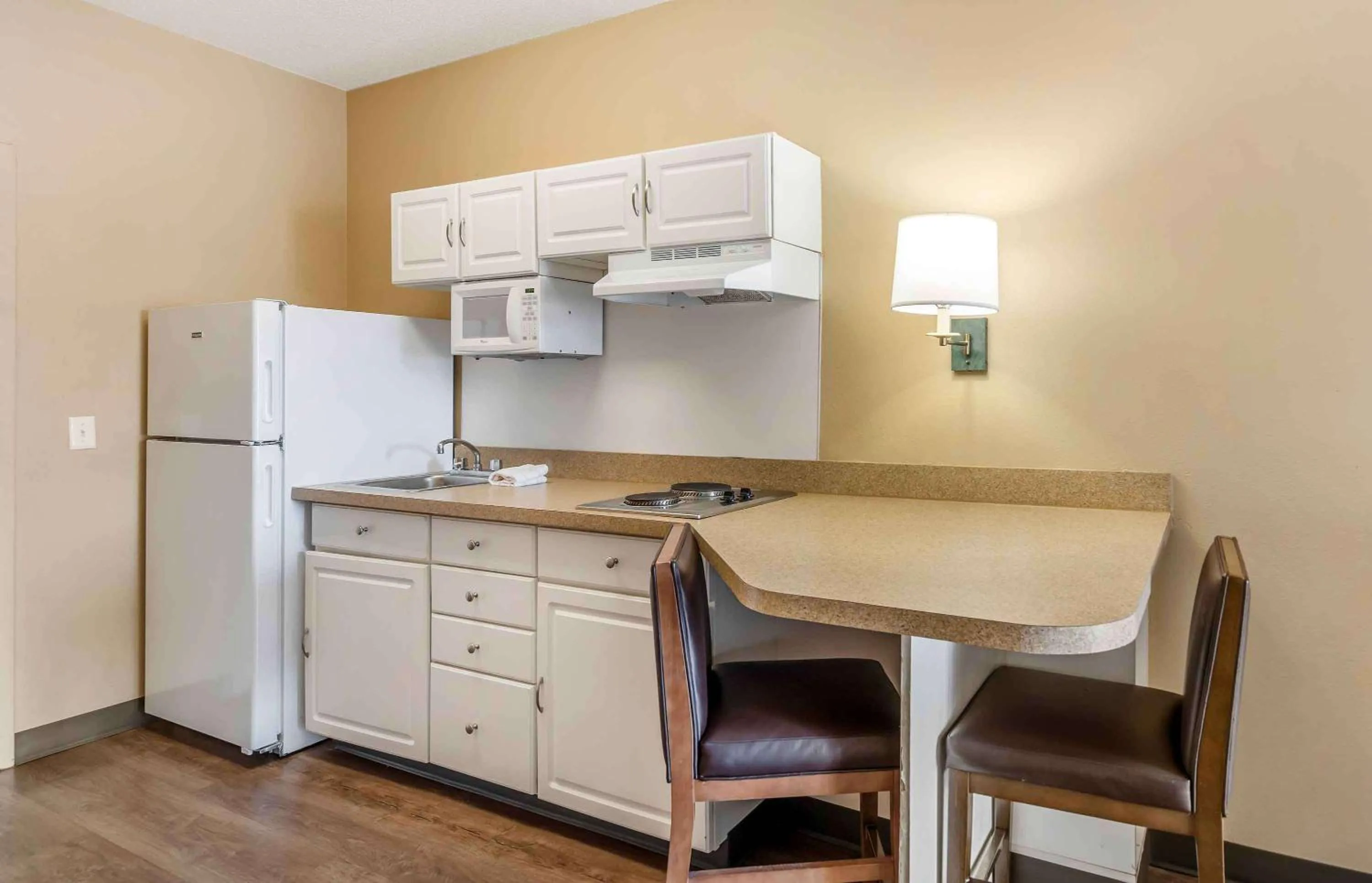 Bedroom in Extended Stay America Select Suites - Chicago - Vernon Hills - Lincolnshire