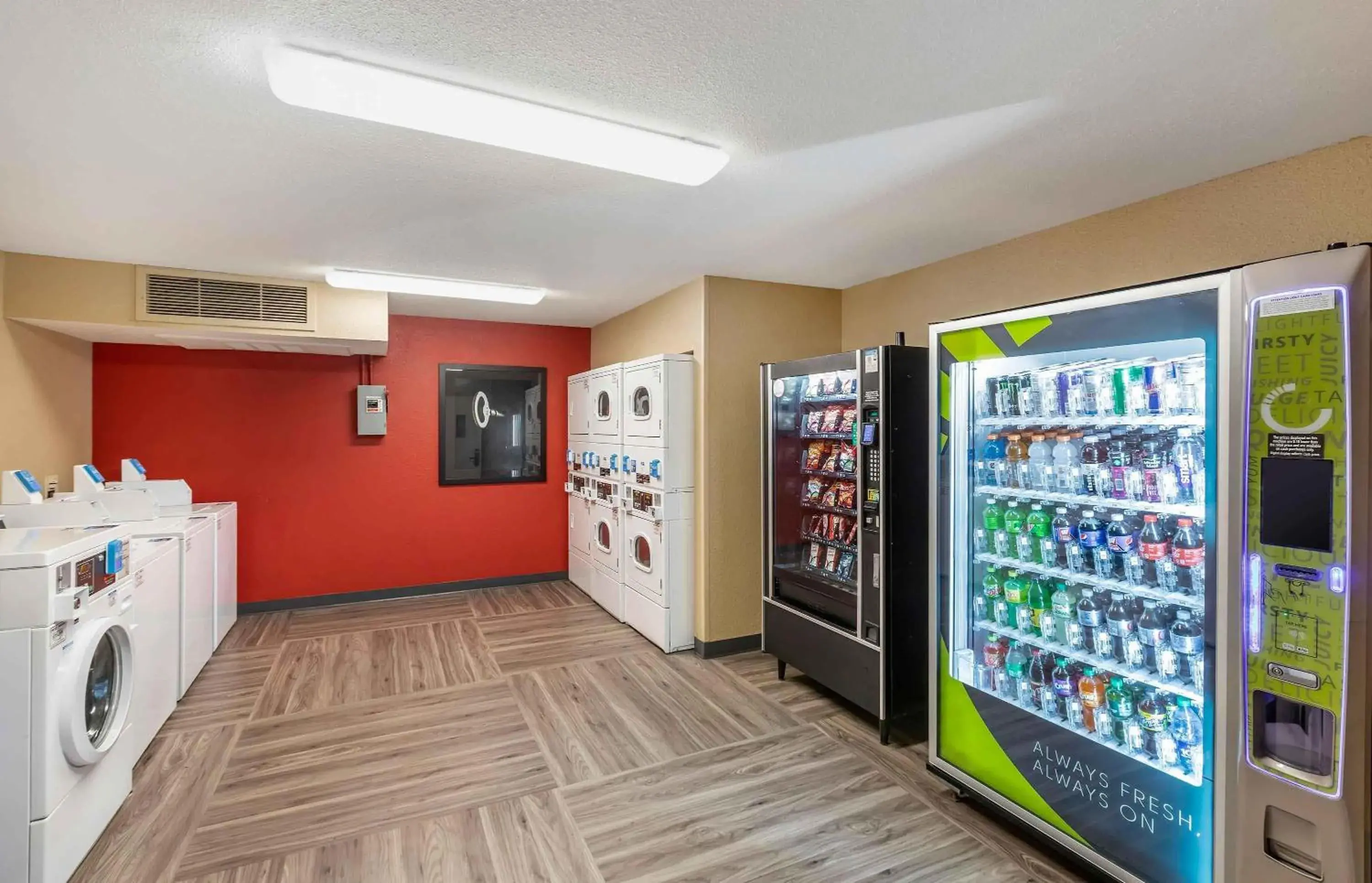 Property building in Extended Stay America Suites - Milwaukee - Brookfield Property building in Extended Stay America Suites - Milwaukee - Brookfield