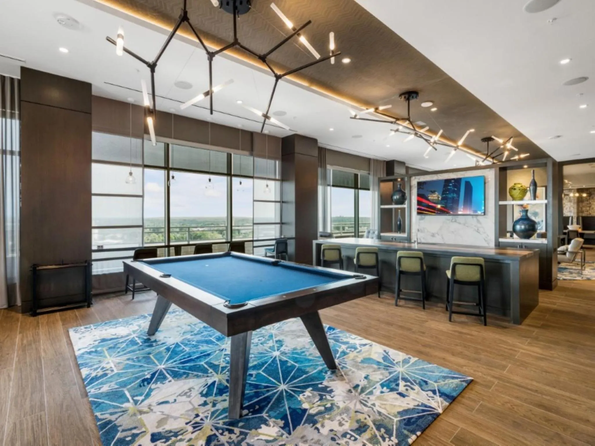 Billiard in Bluebird Suites Near Chevy Chase
