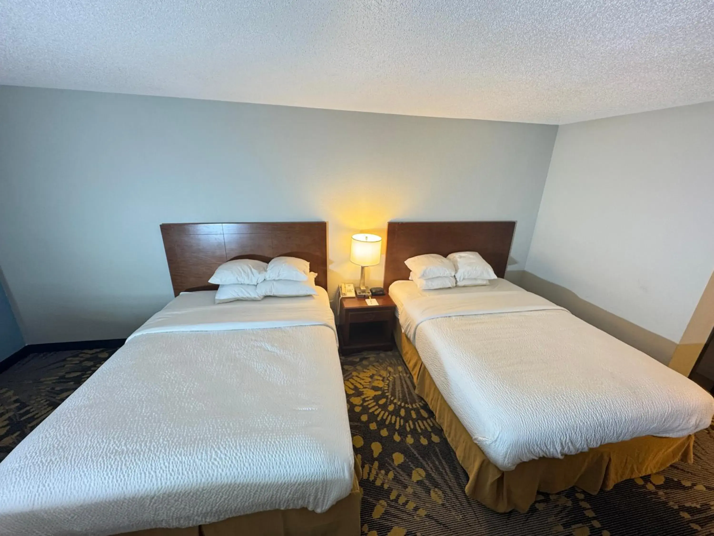 Bed in Days Inn by Wyndham Salina I-70 Bed in Days Inn by Wyndham Salina I-70