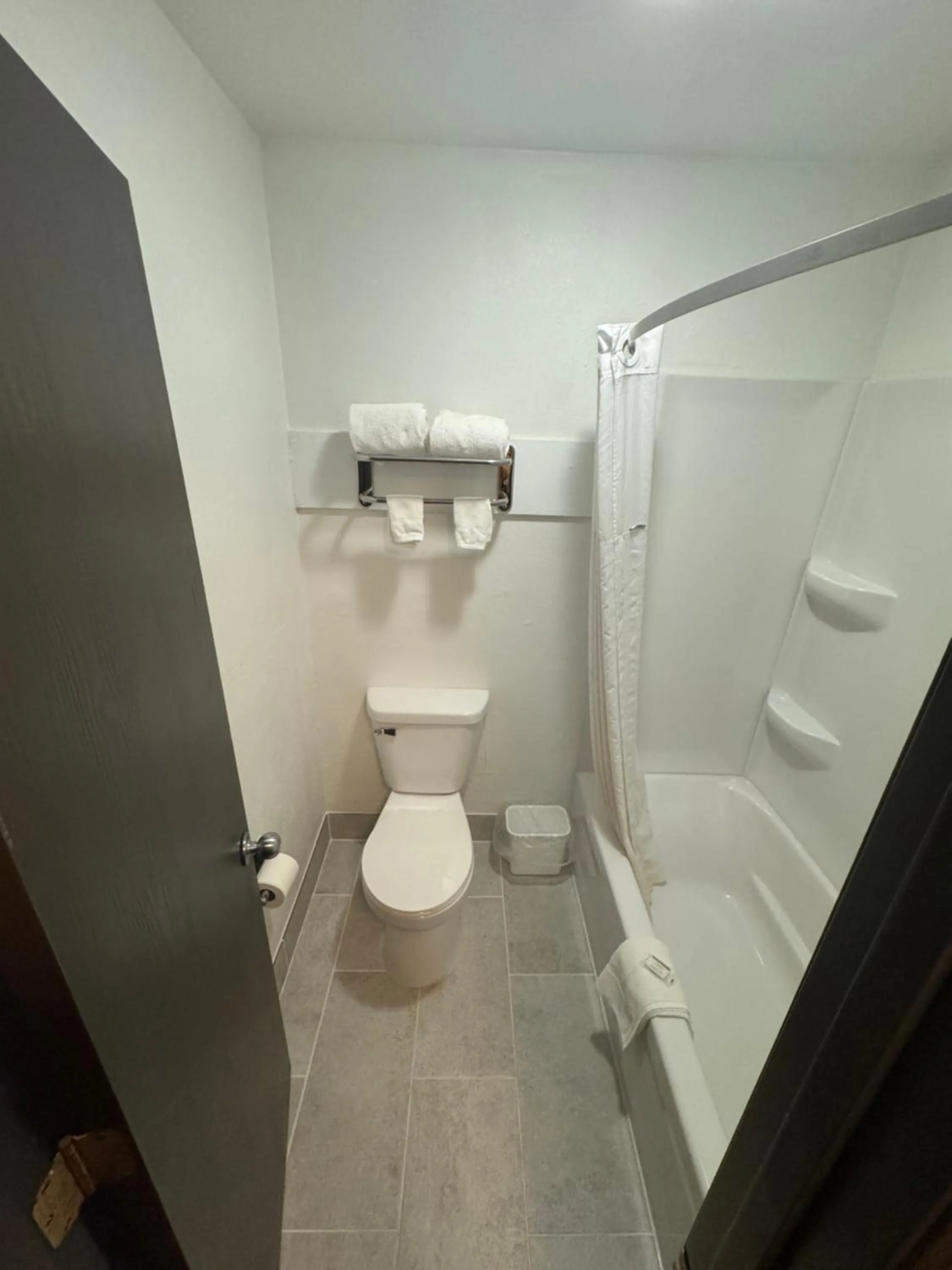 Days Inn by Wyndham Salina I-70