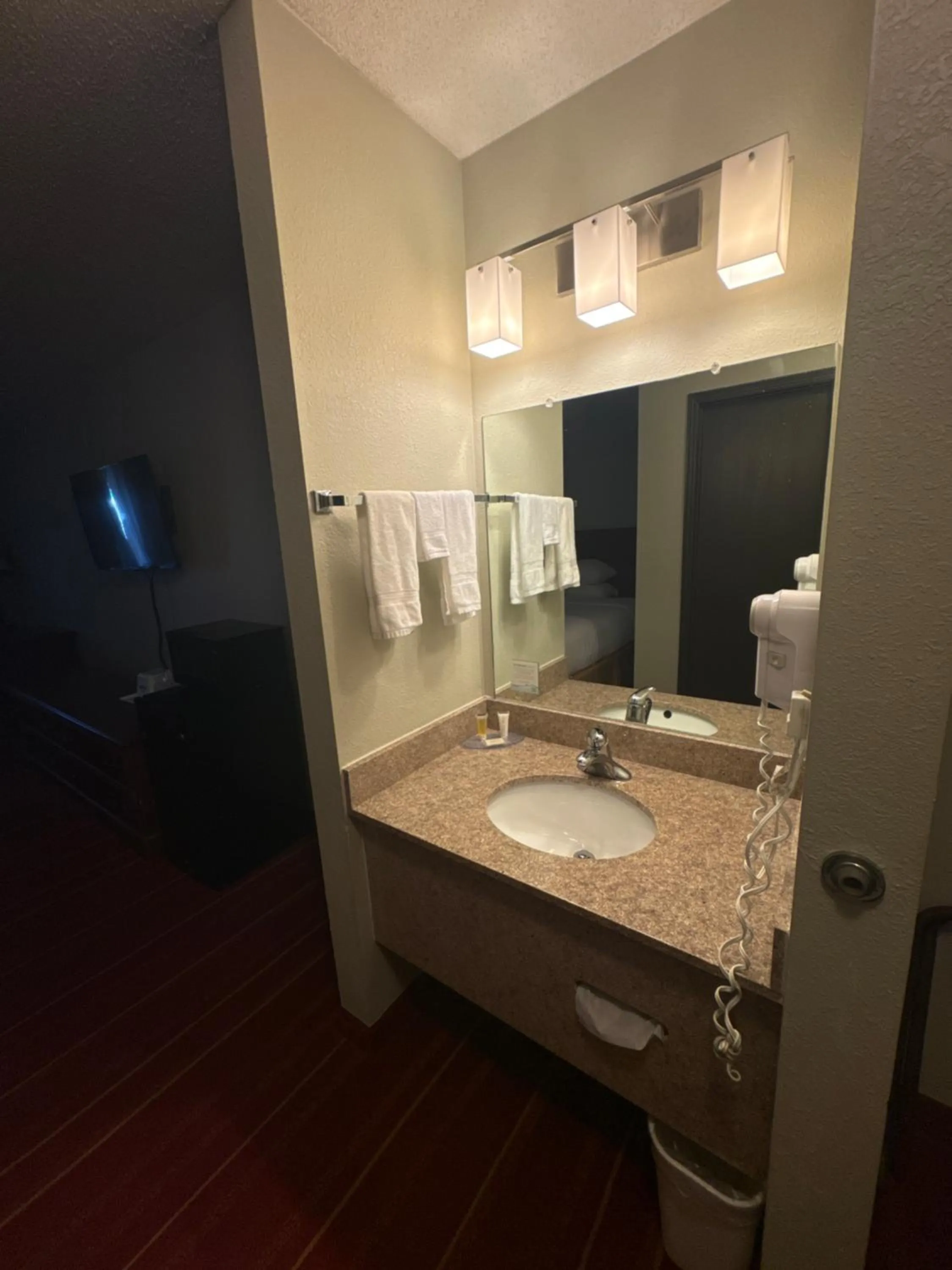 Days Inn by Wyndham Salina I-70