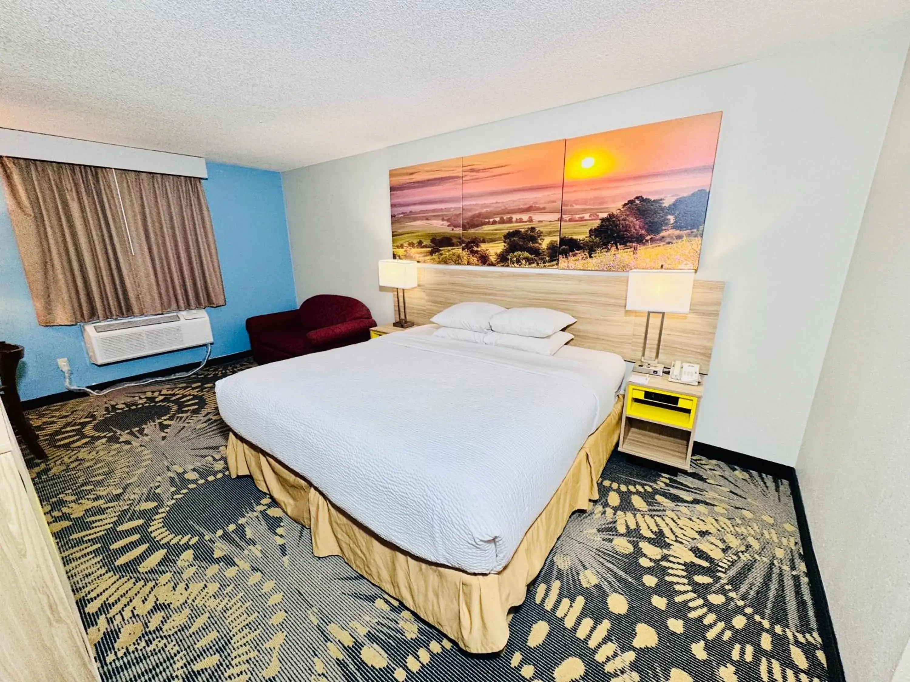 Bed in Days Inn by Wyndham Salina I-70 Bed in Days Inn by Wyndham Salina I-70
