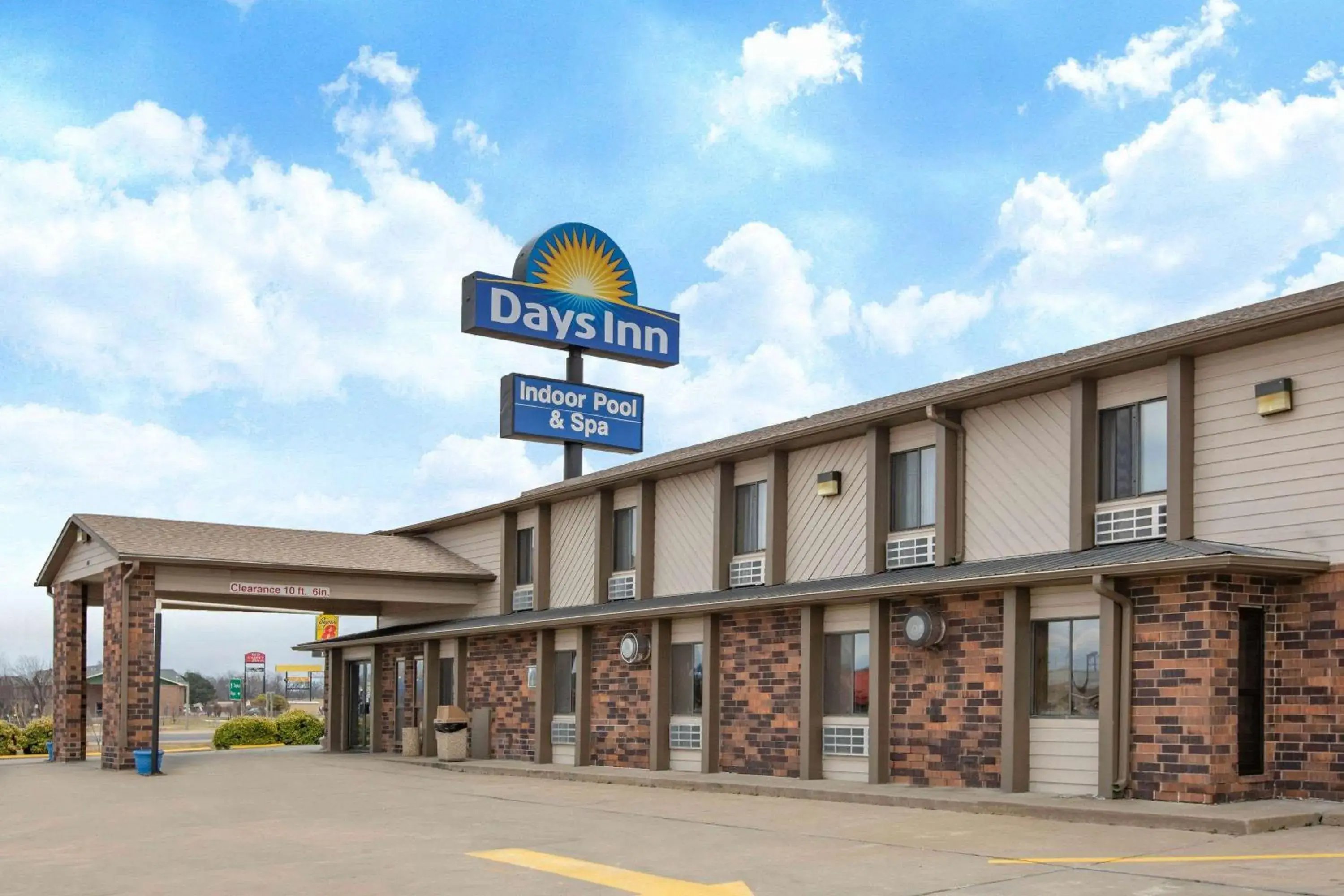 Property building in Days Inn by Wyndham Salina I-70 Property building in Days Inn by Wyndham Salina I-70