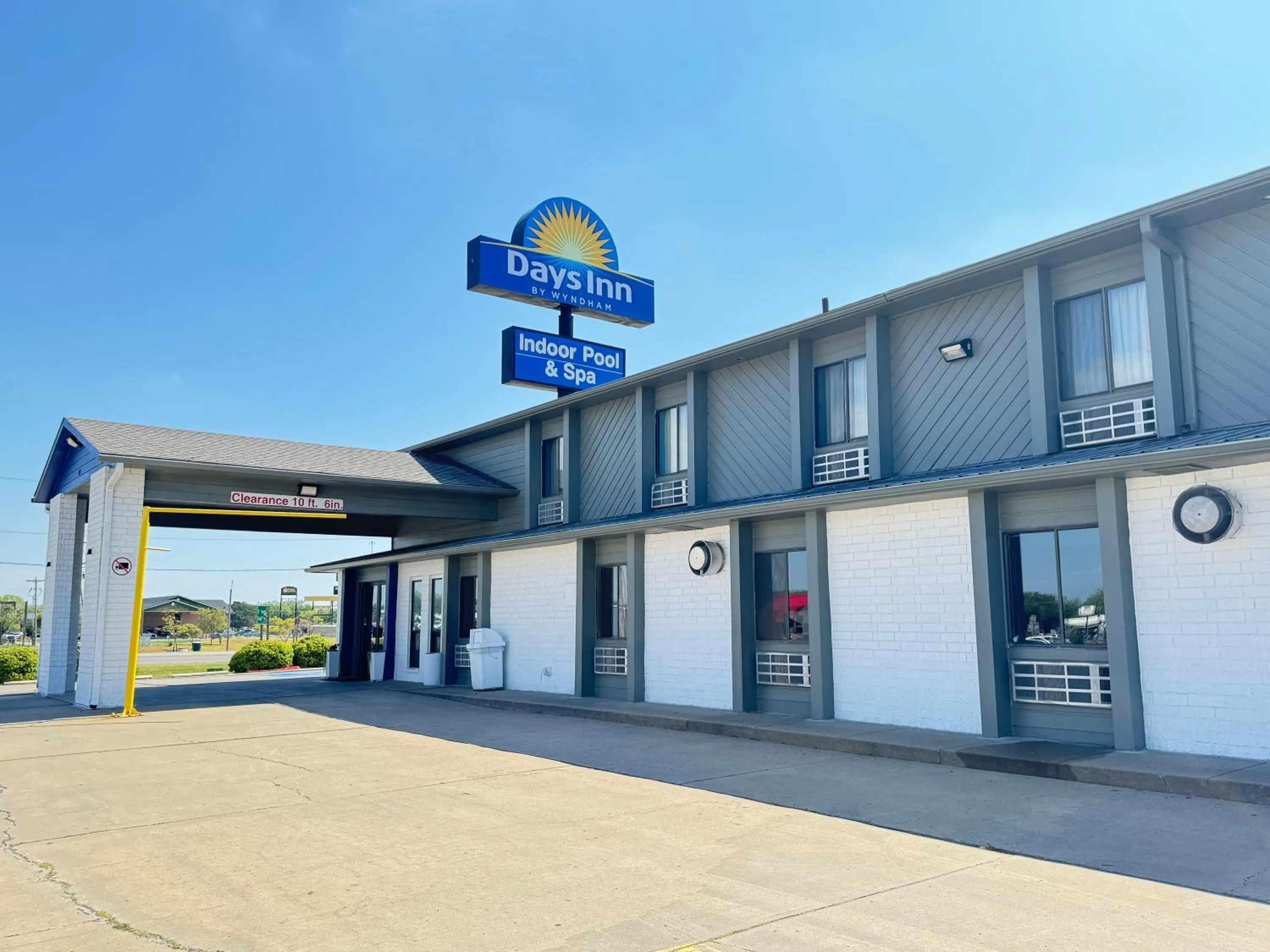Days Inn by Wyndham Salina I-70