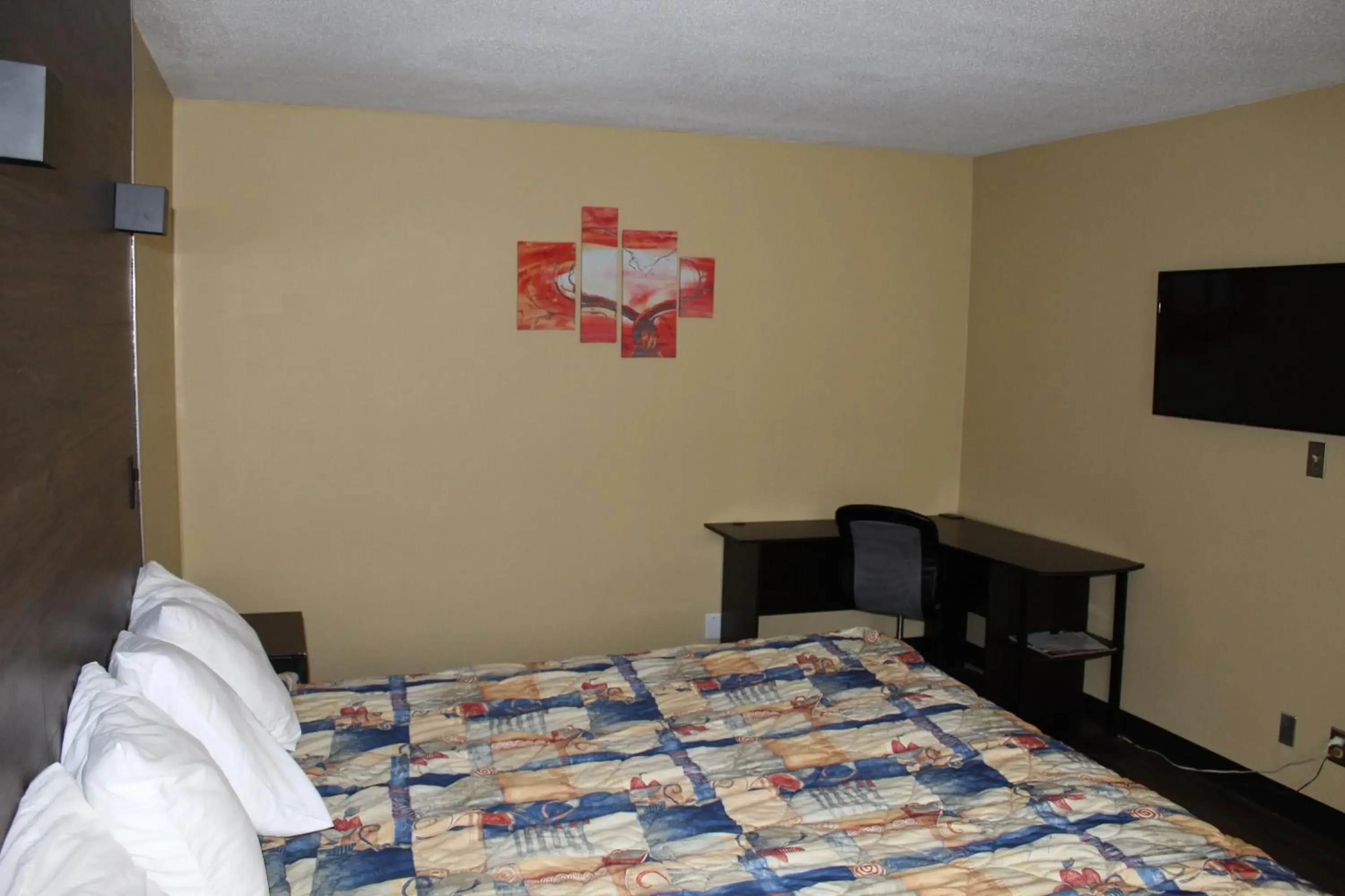 Bed in Mansion View Inn & Suites Bed in Mansion View Inn & Suites