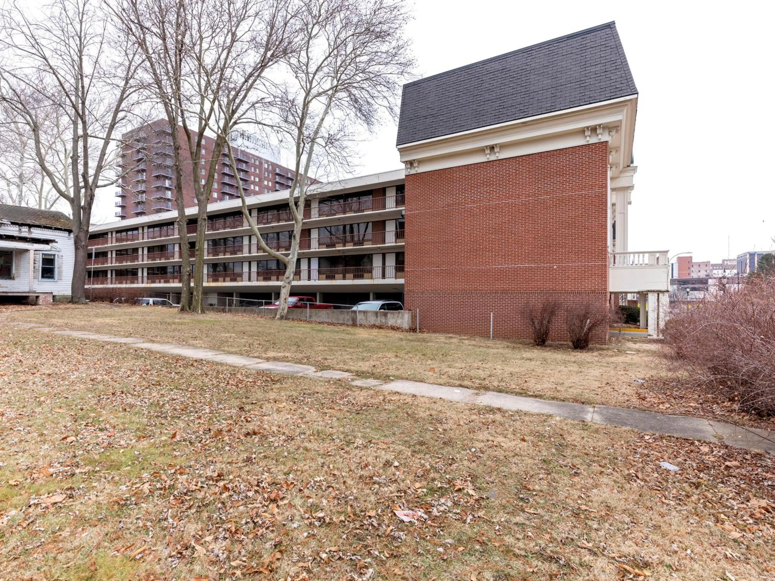 Property building in Mansion View Inn & Suites