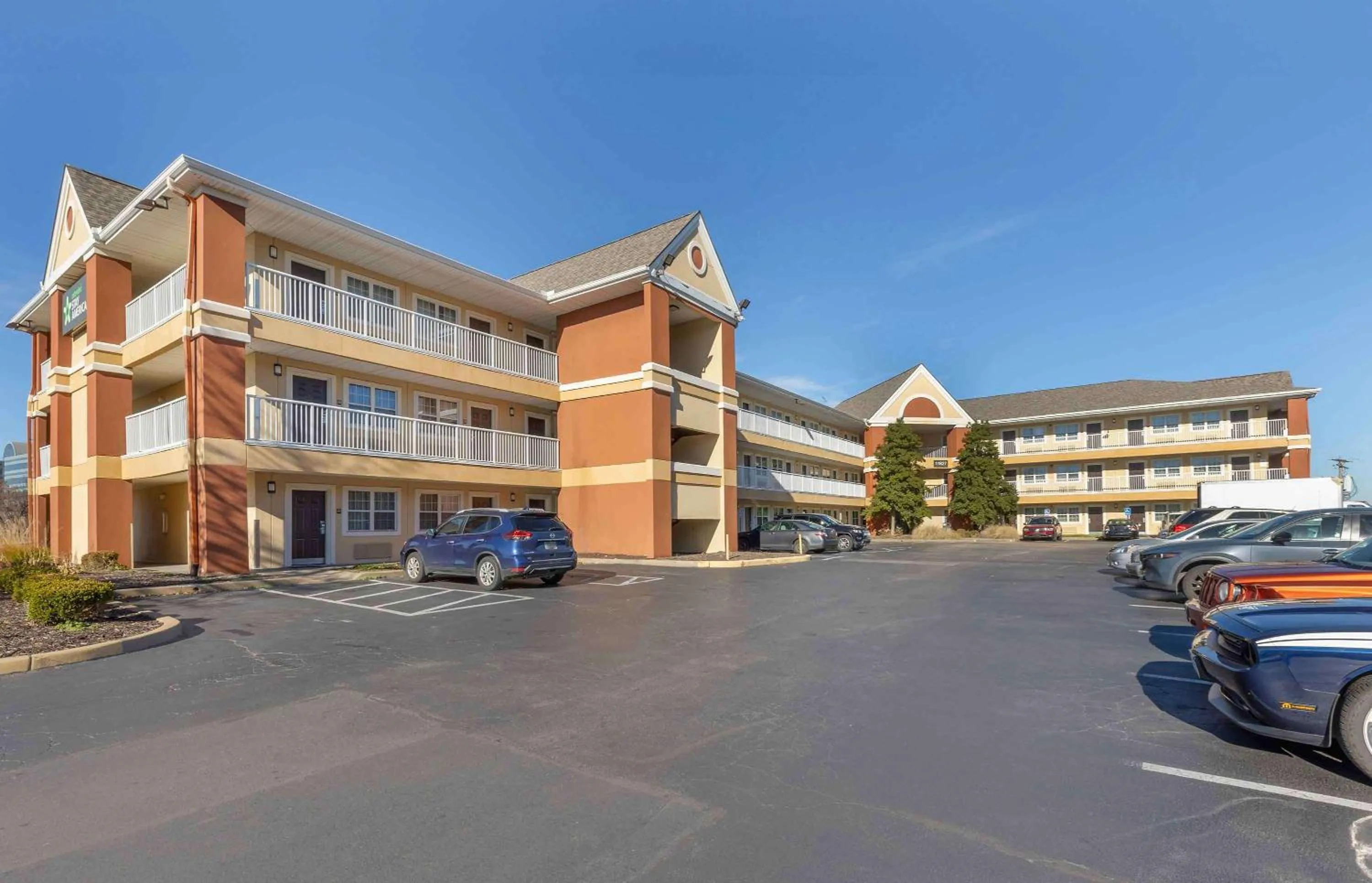Property building in Extended Stay America Suites - St Louis - Westport - E Lackland Rd