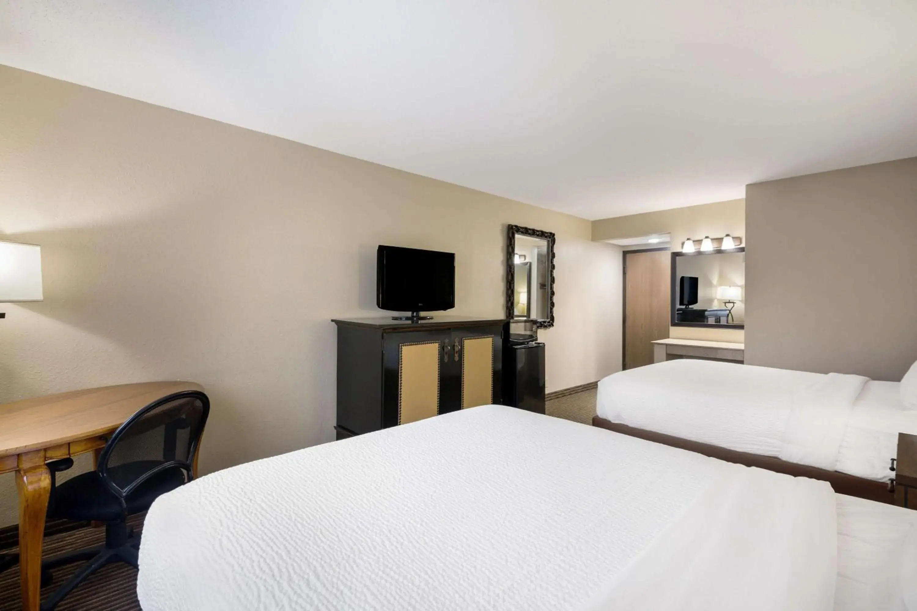 Bedroom, Bed in Revel Hotel Minot - SureStay Collection by Best Western Bedroom, Bed in Revel Hotel Minot - SureStay Collection by Best Western